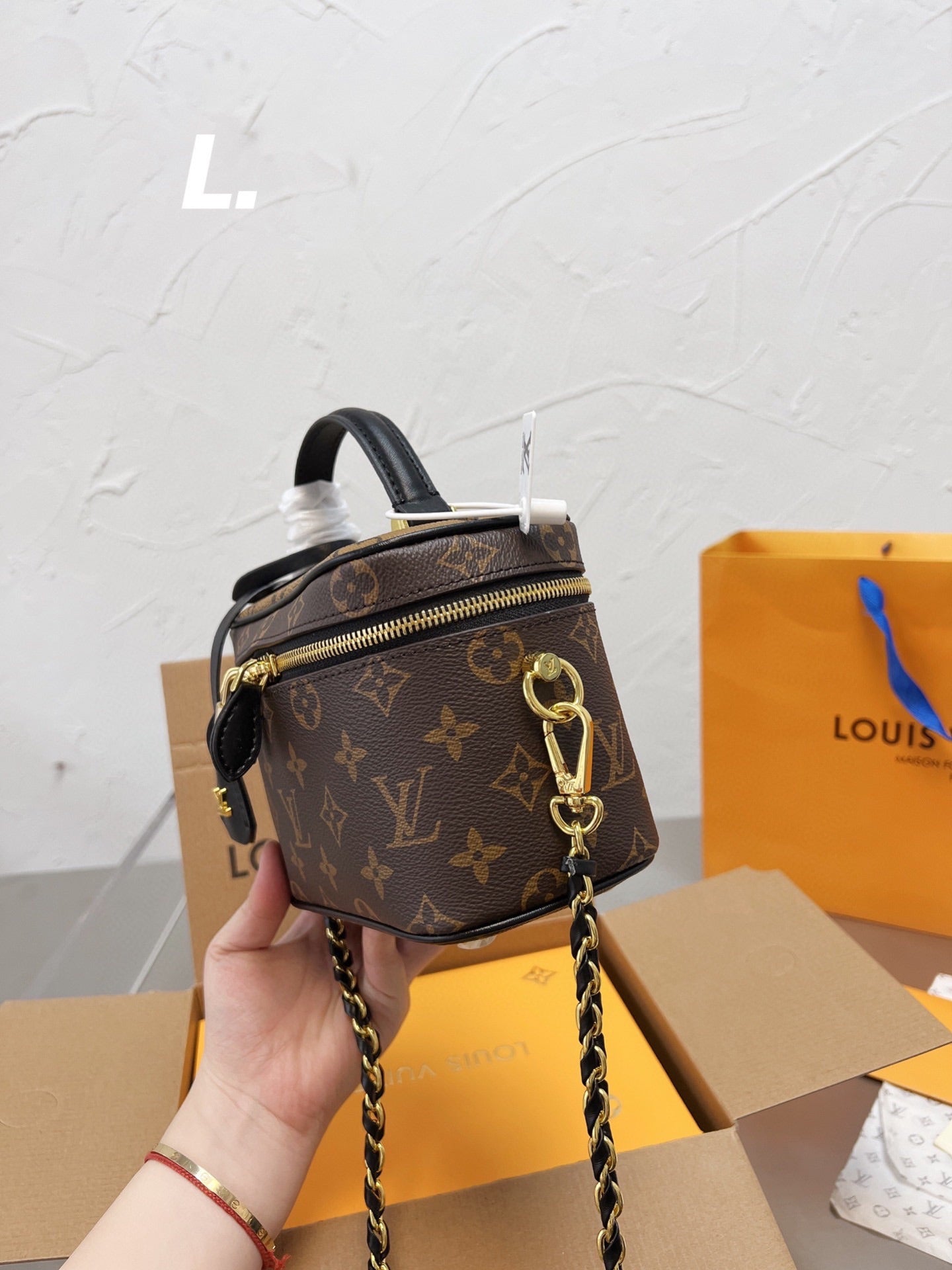 LV-BAG070