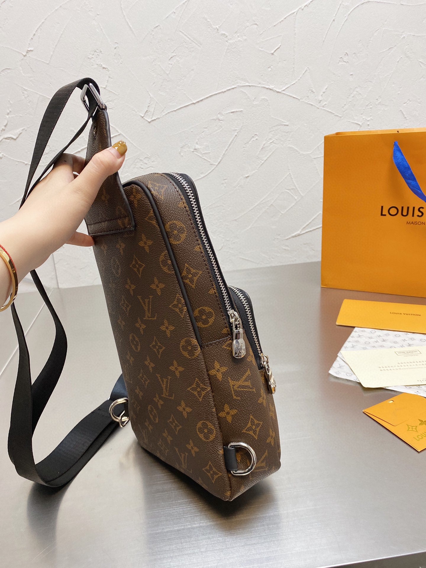 LV-BAG133