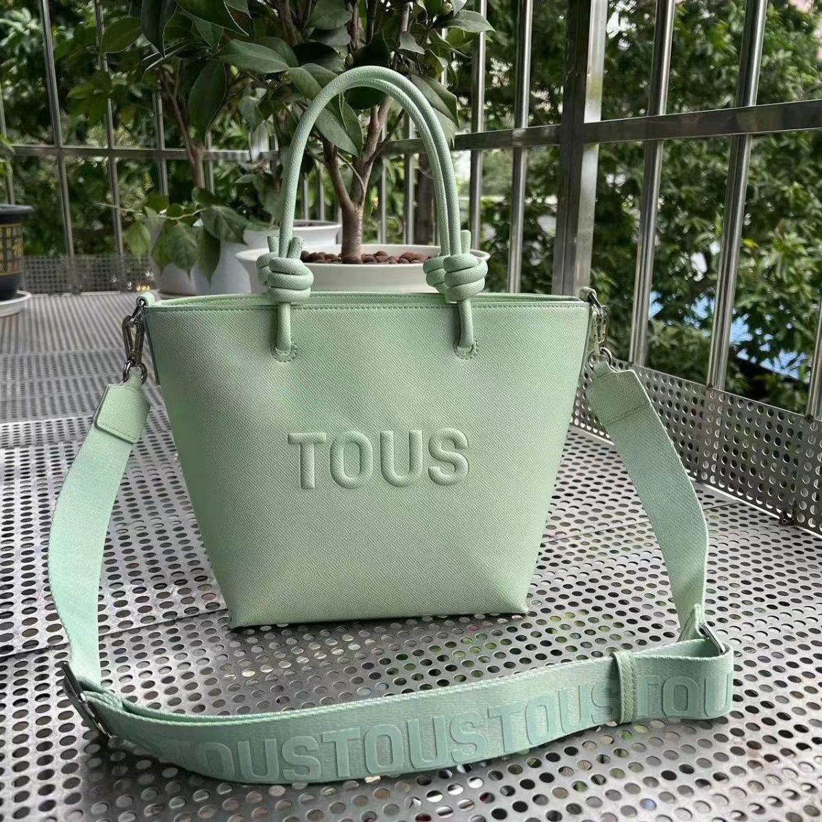 TO-BAG208