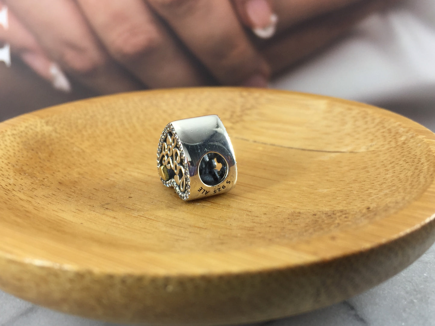 792037CZ