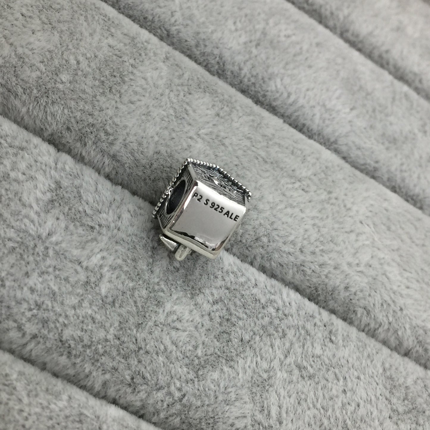 797045