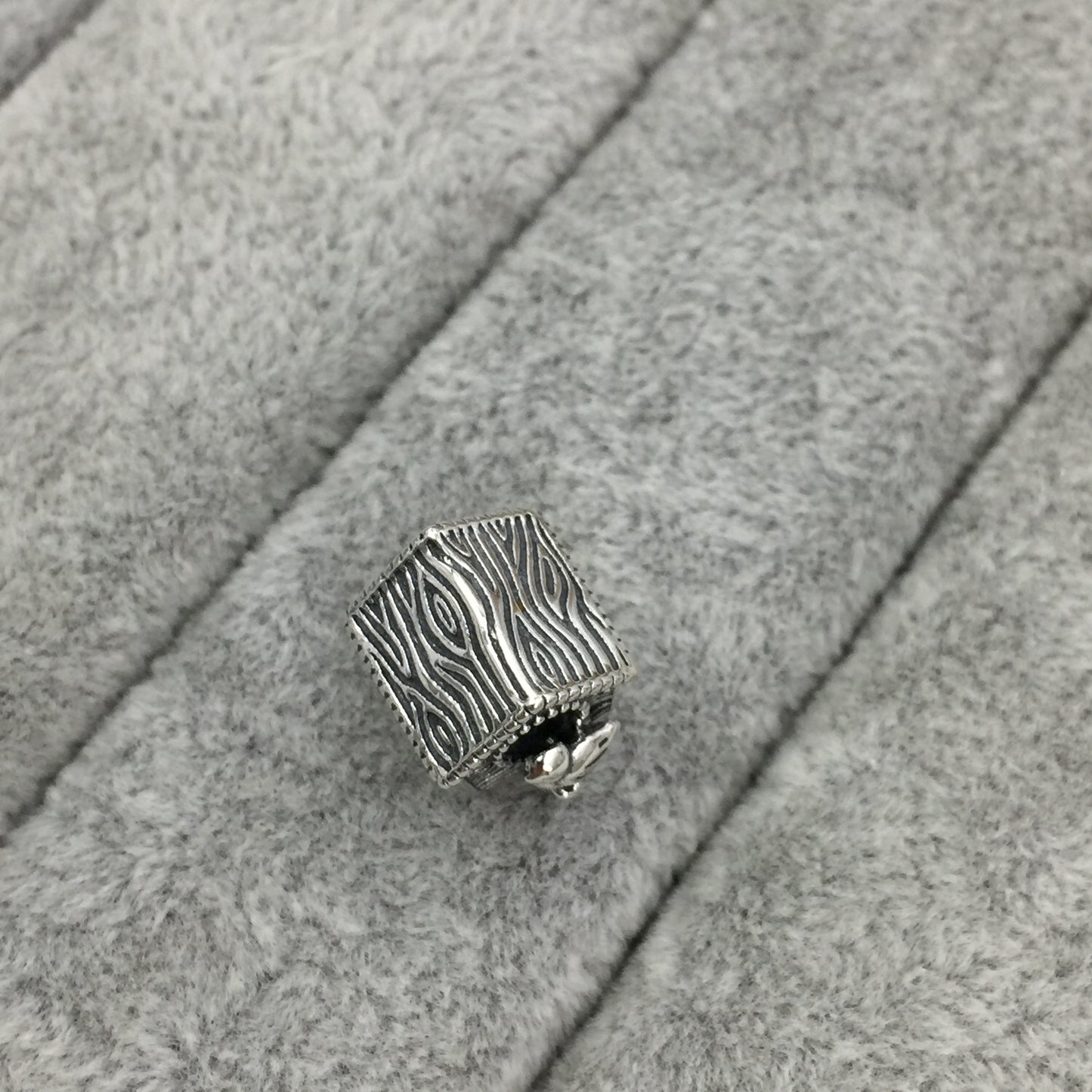 797045