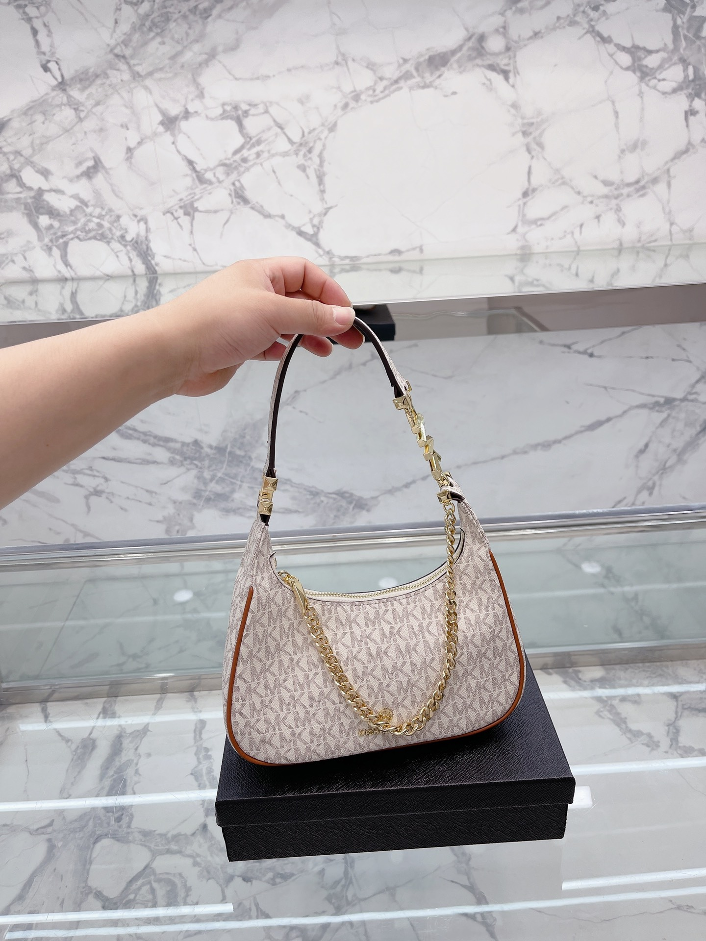 MK-BAG008