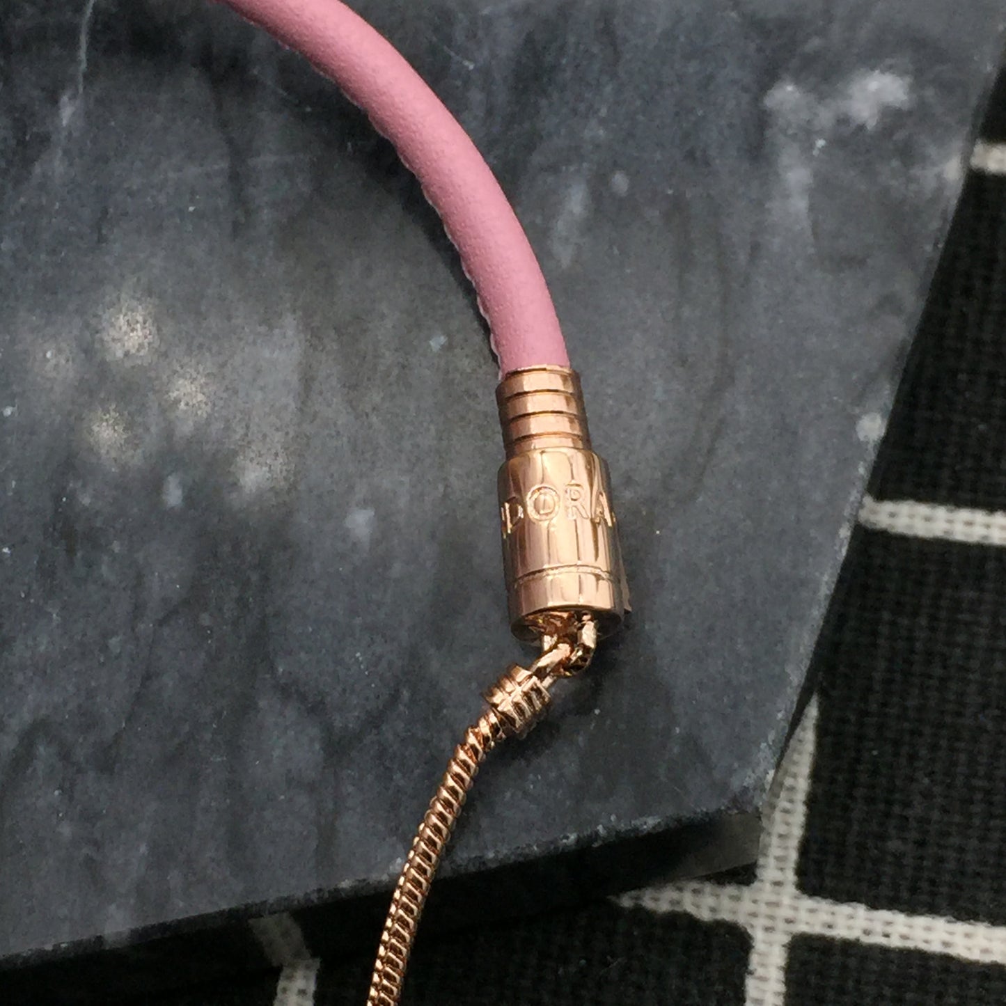 589002C01