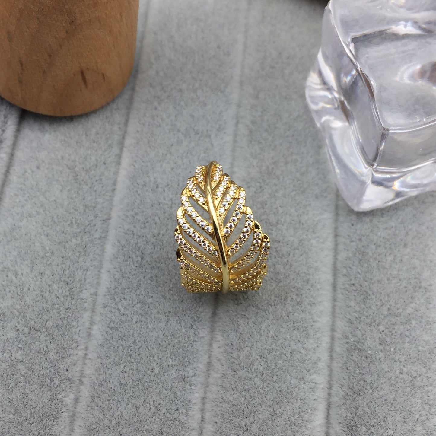 160886CZ