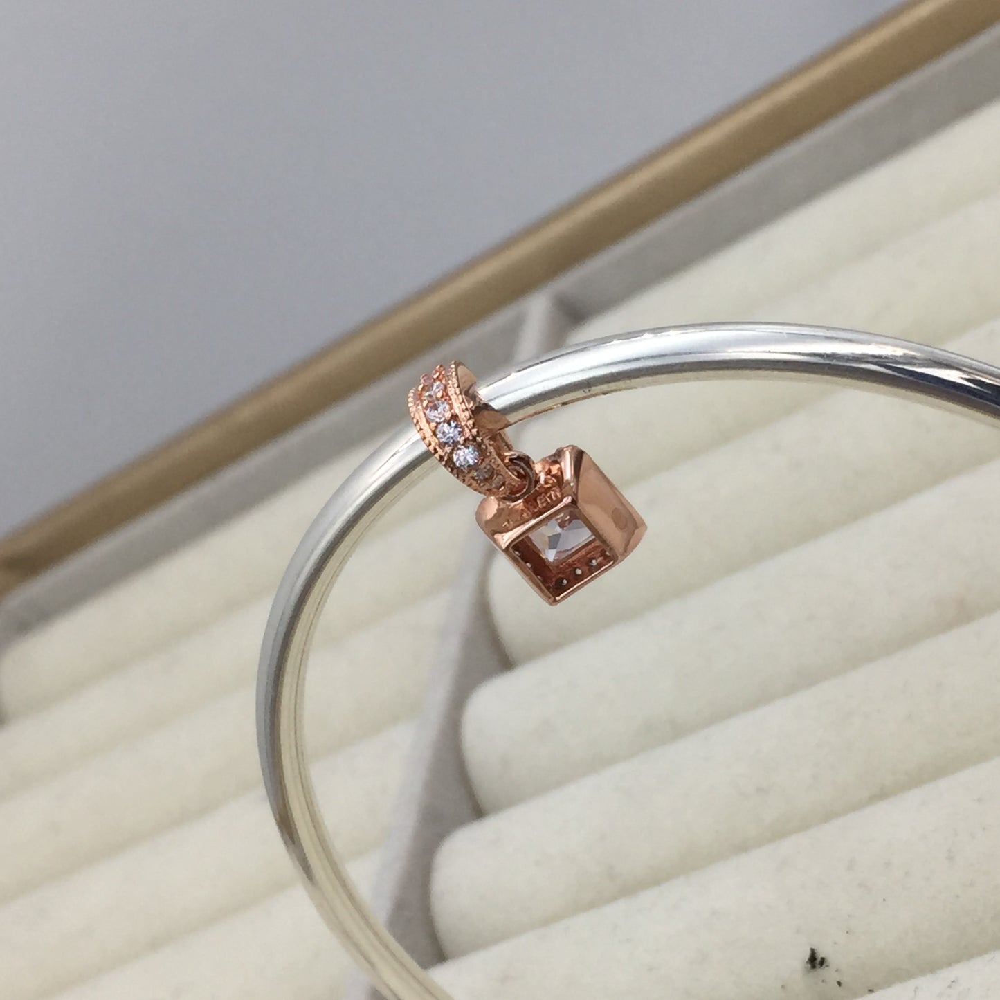 380378CZ