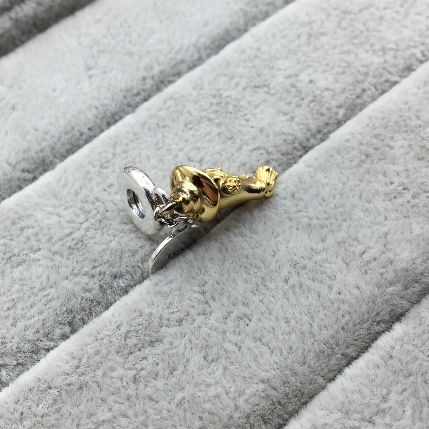 767629CZ