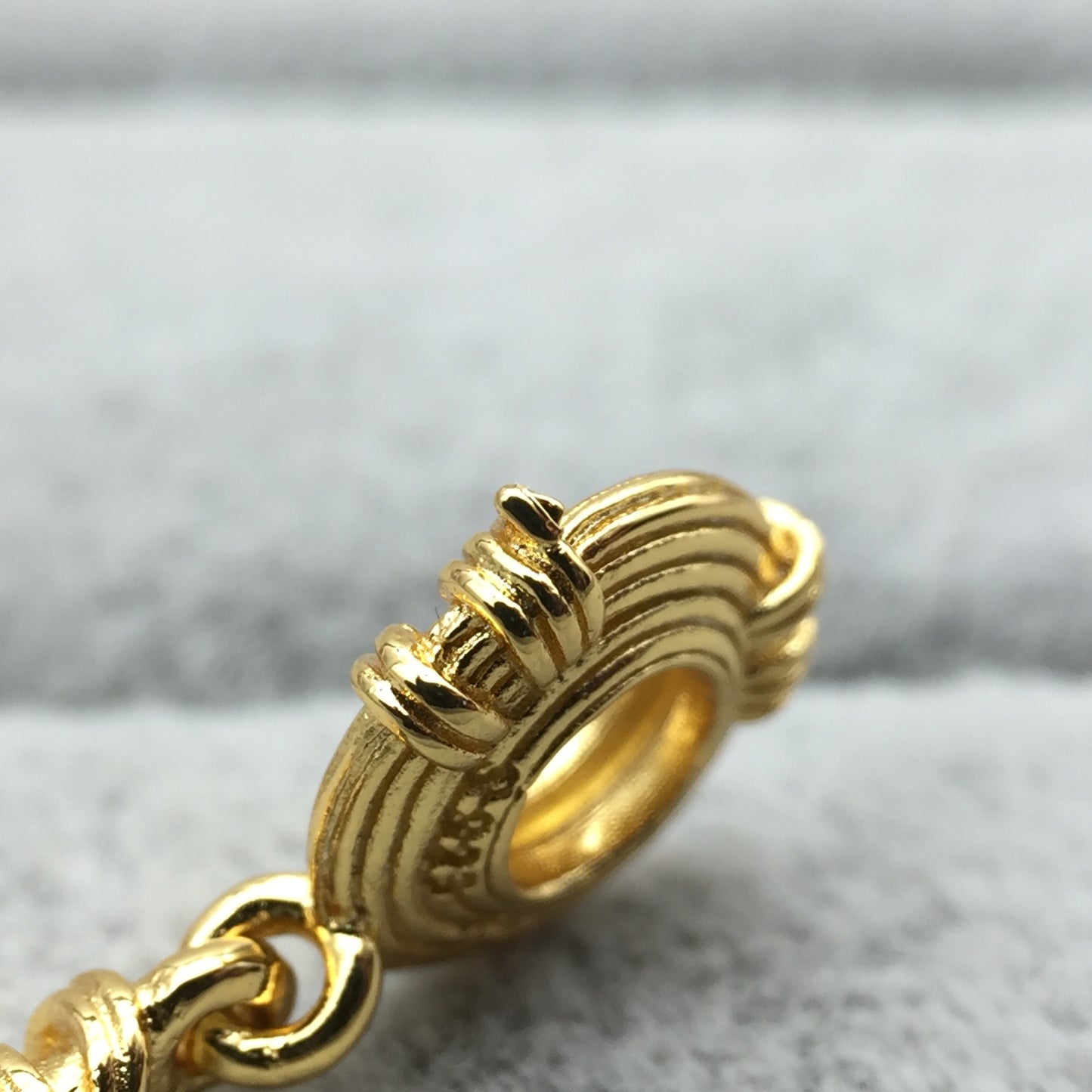 767586CZ