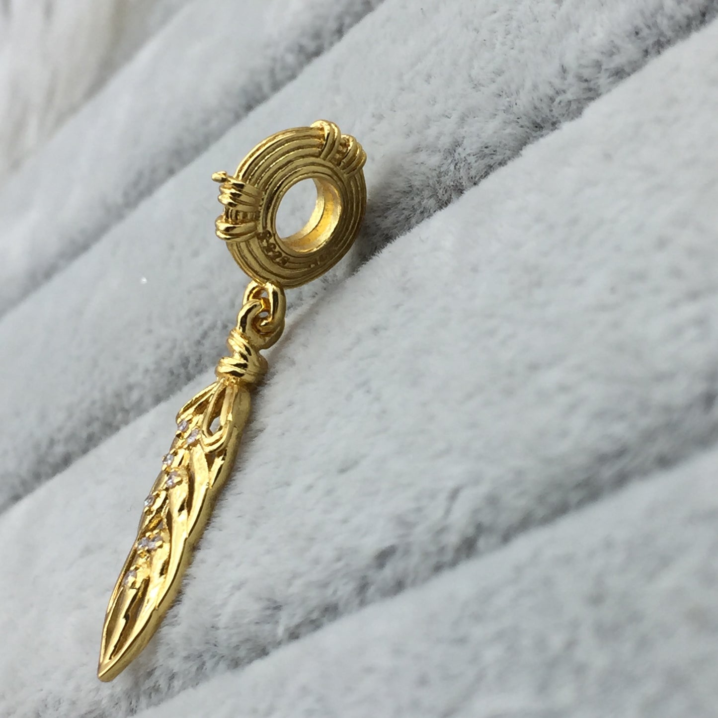 767586CZ