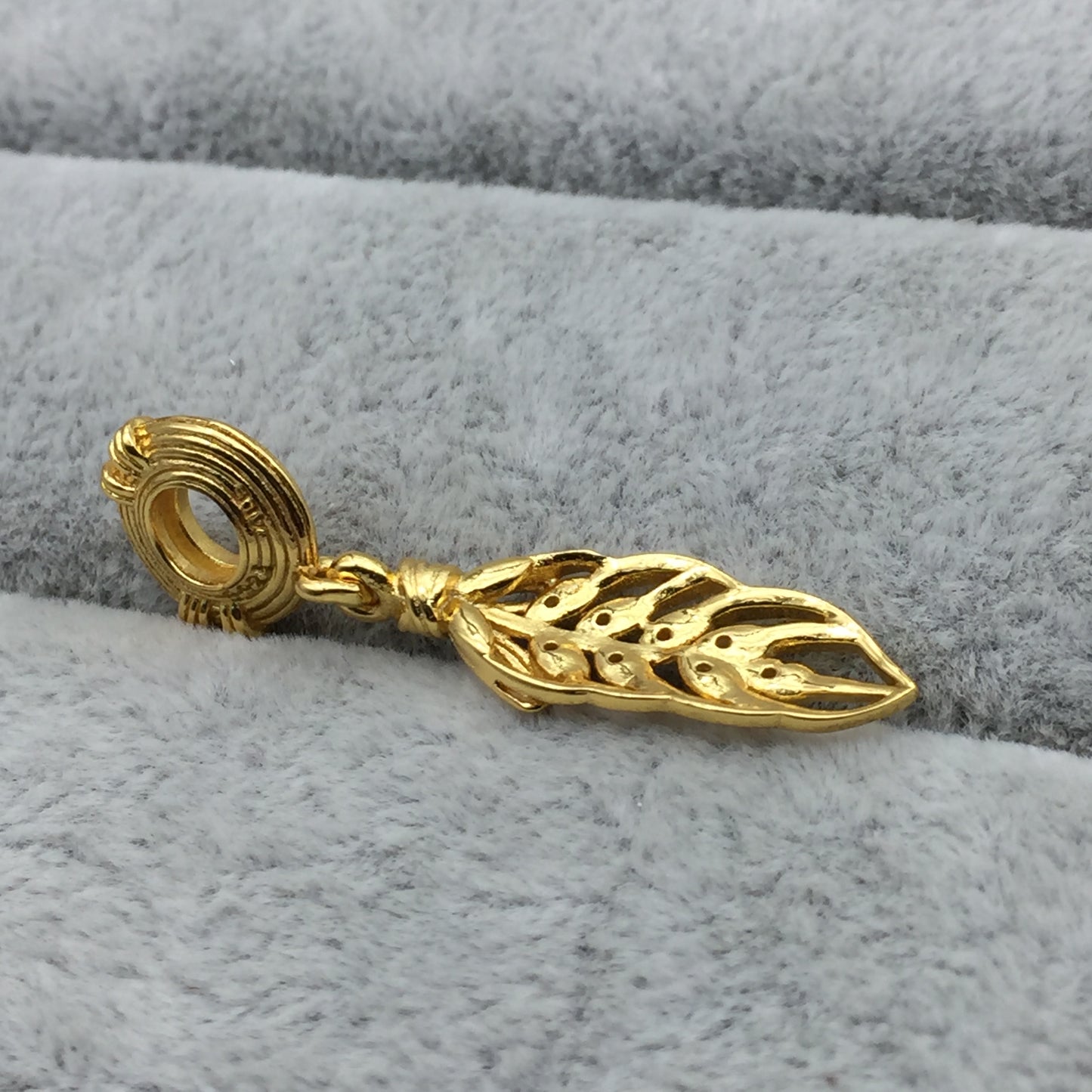 767586CZ