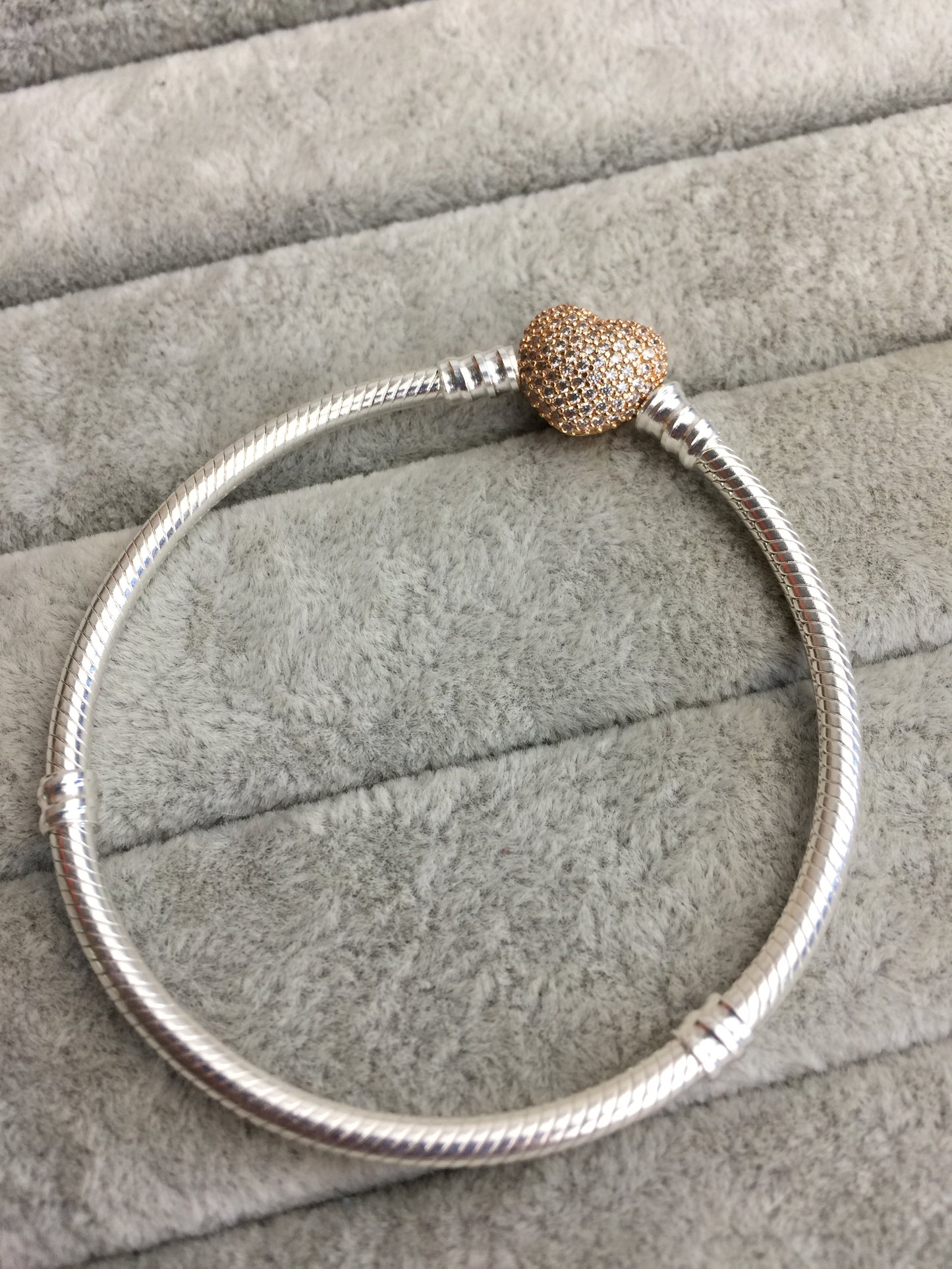 586292CZ