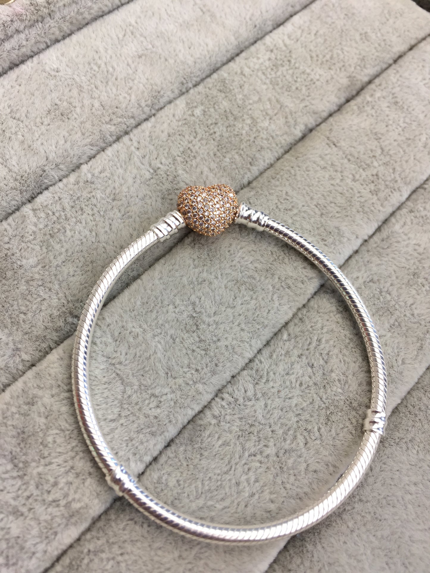 586292CZ