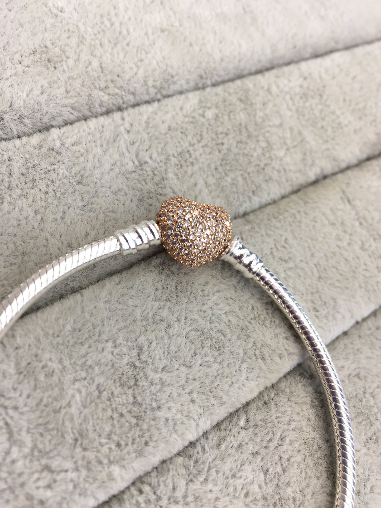 586292CZ