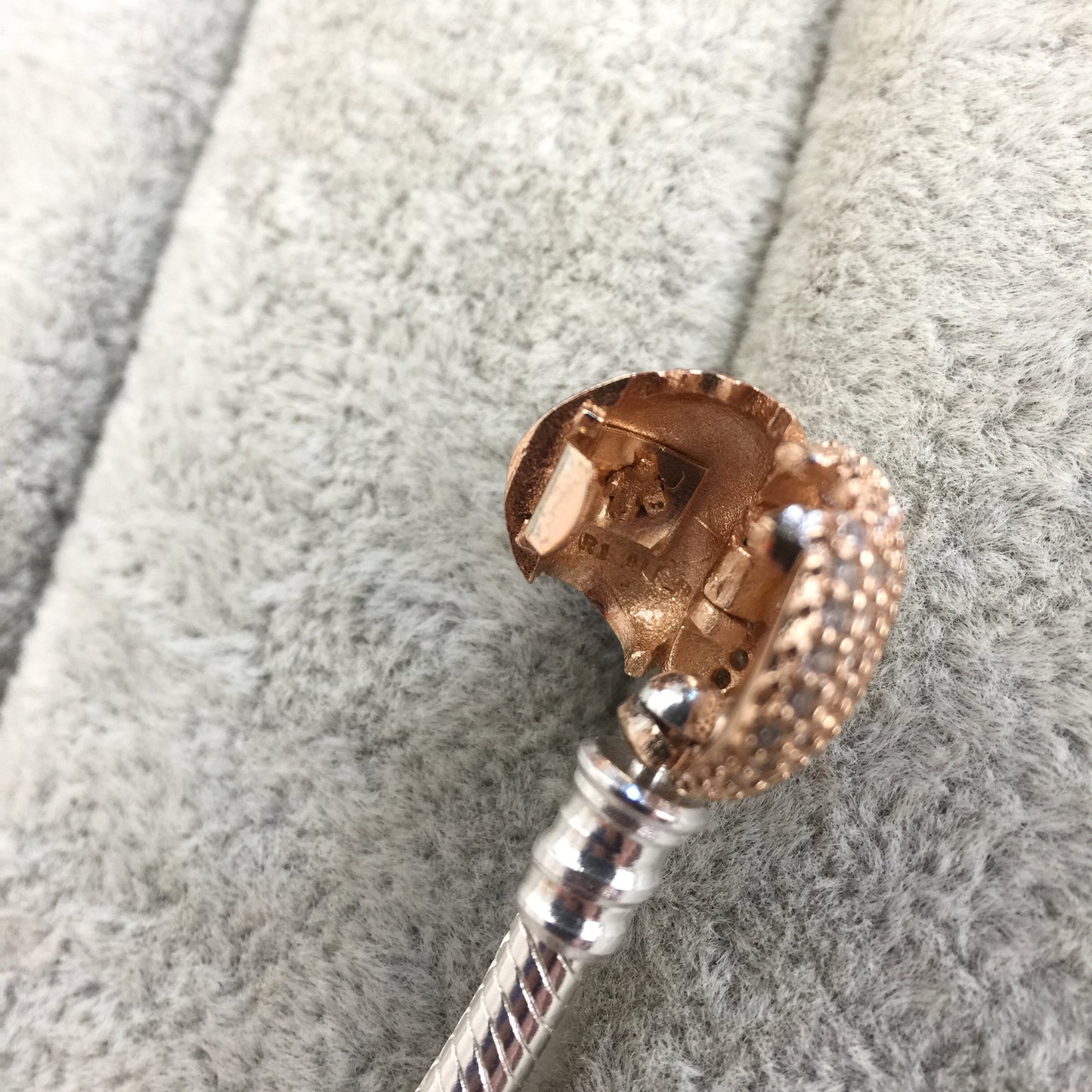 586292CZ