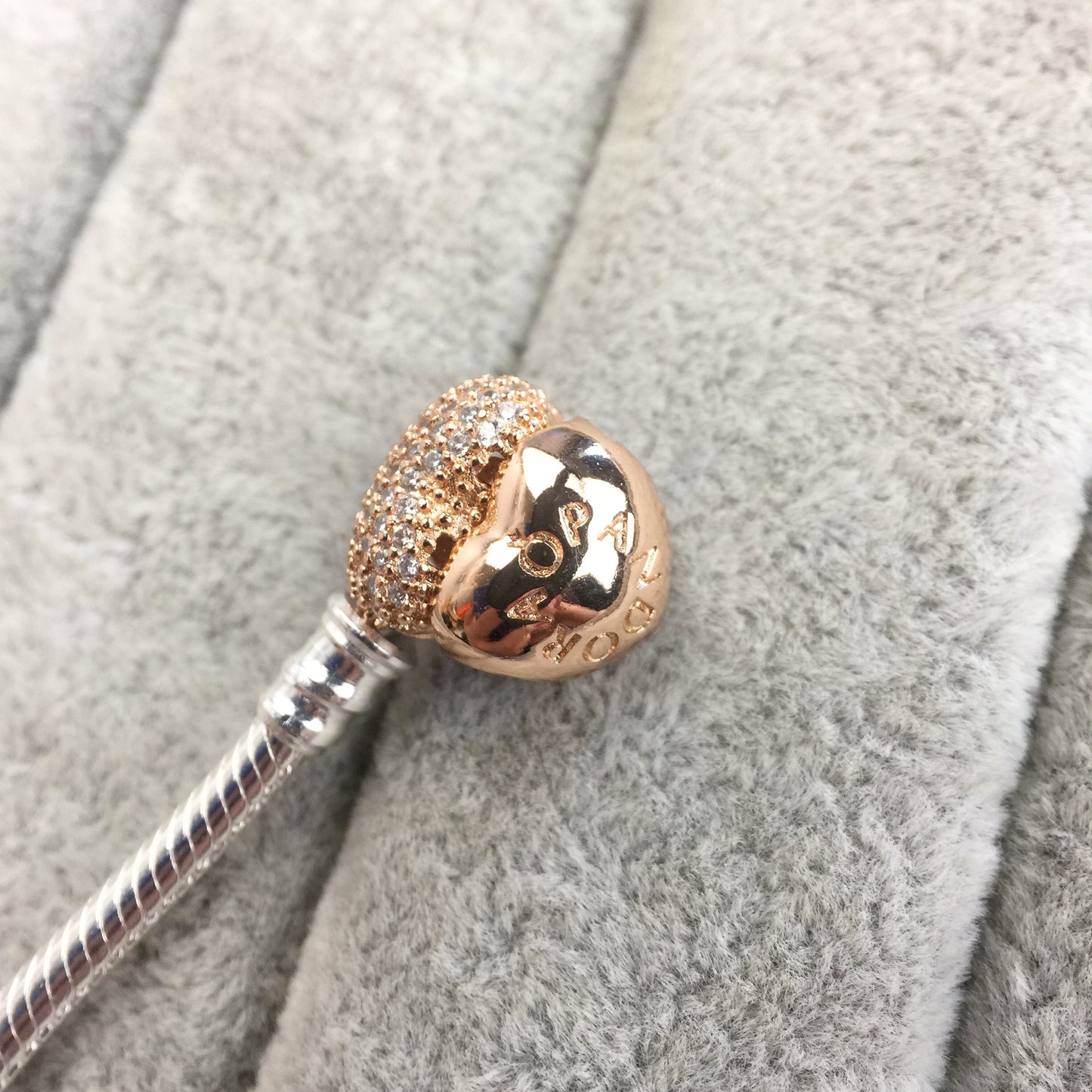 586292CZ