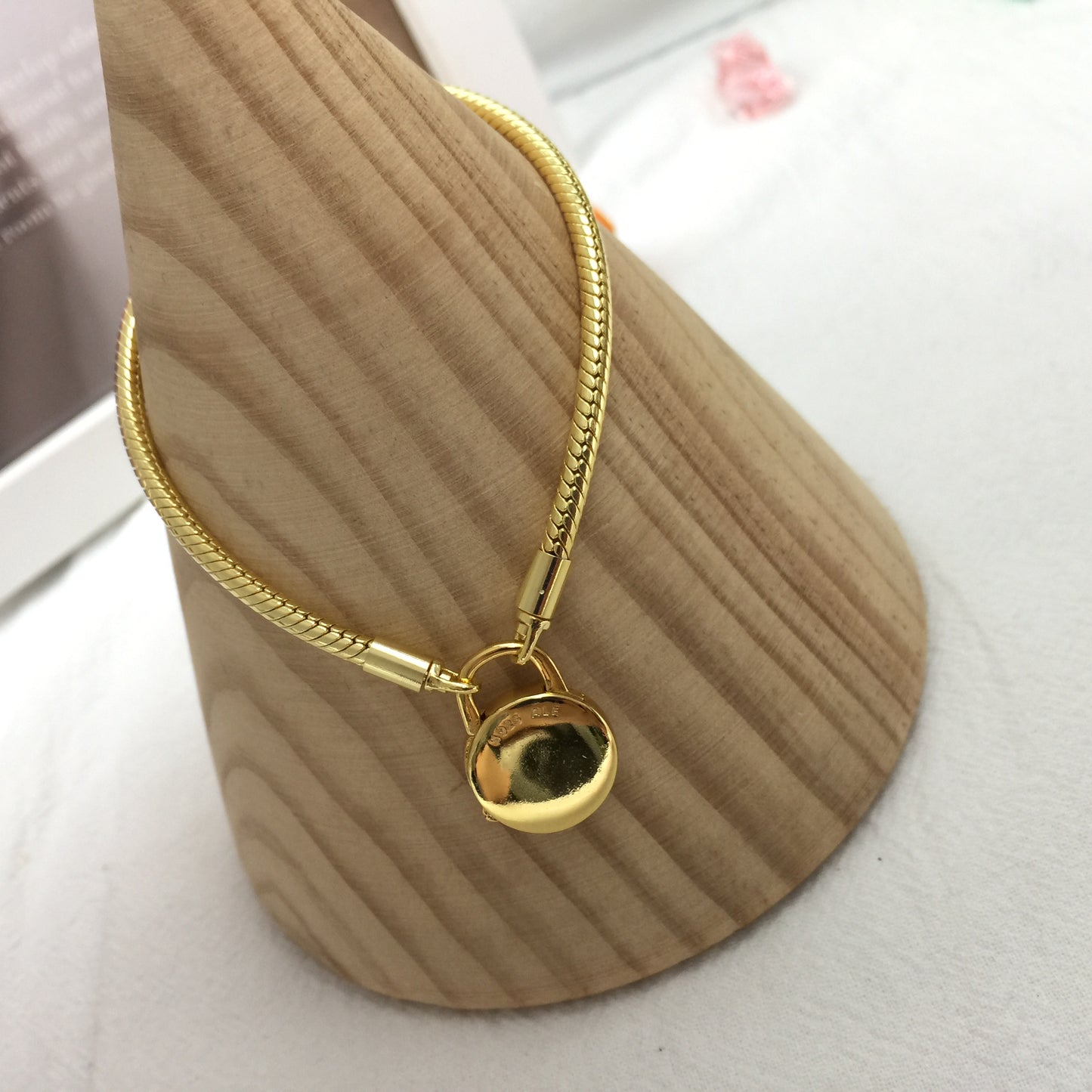 567757CZ