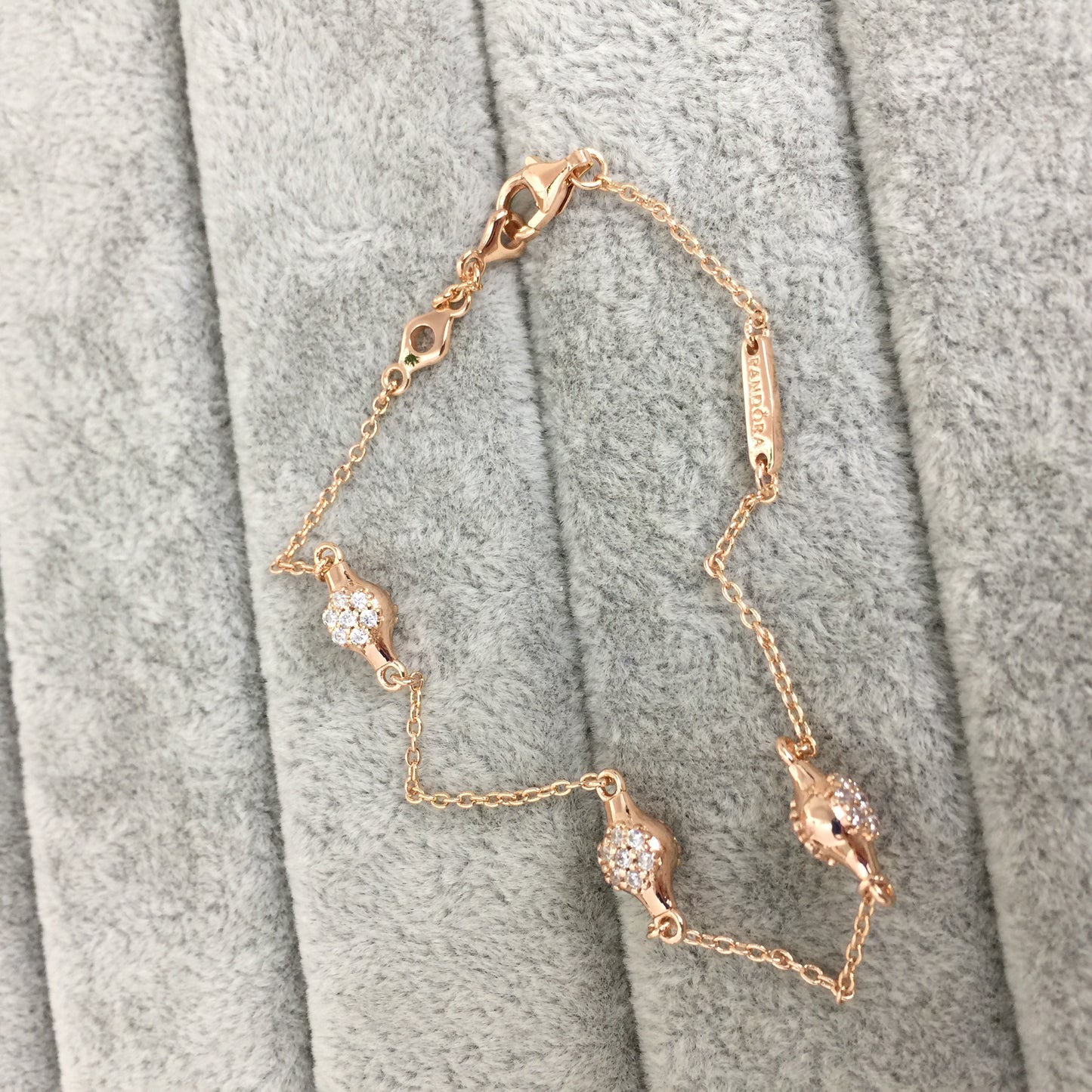 587354CZ