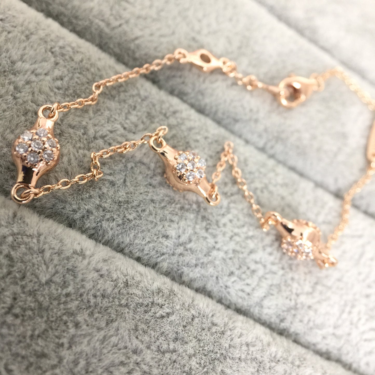 587354CZ