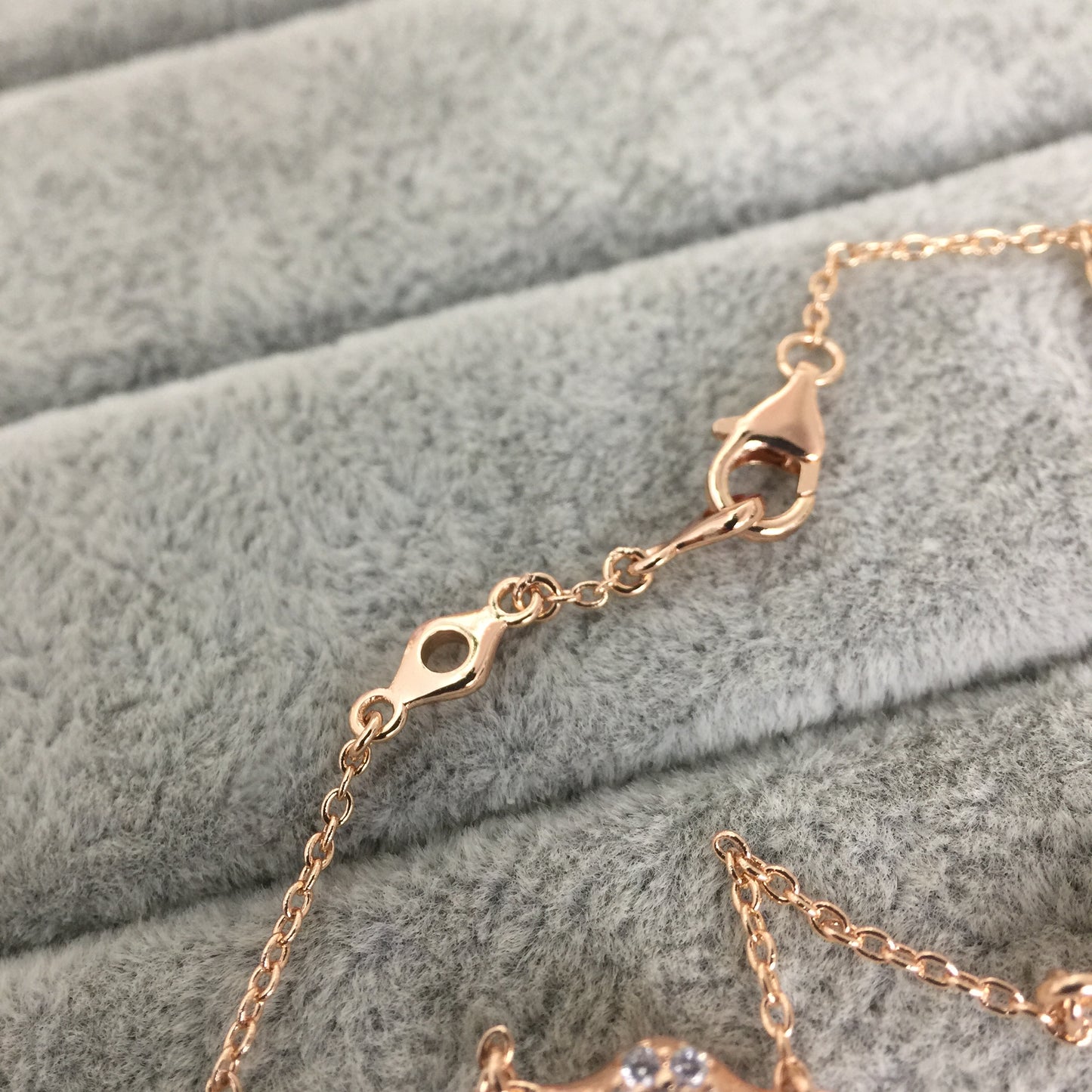 587354CZ