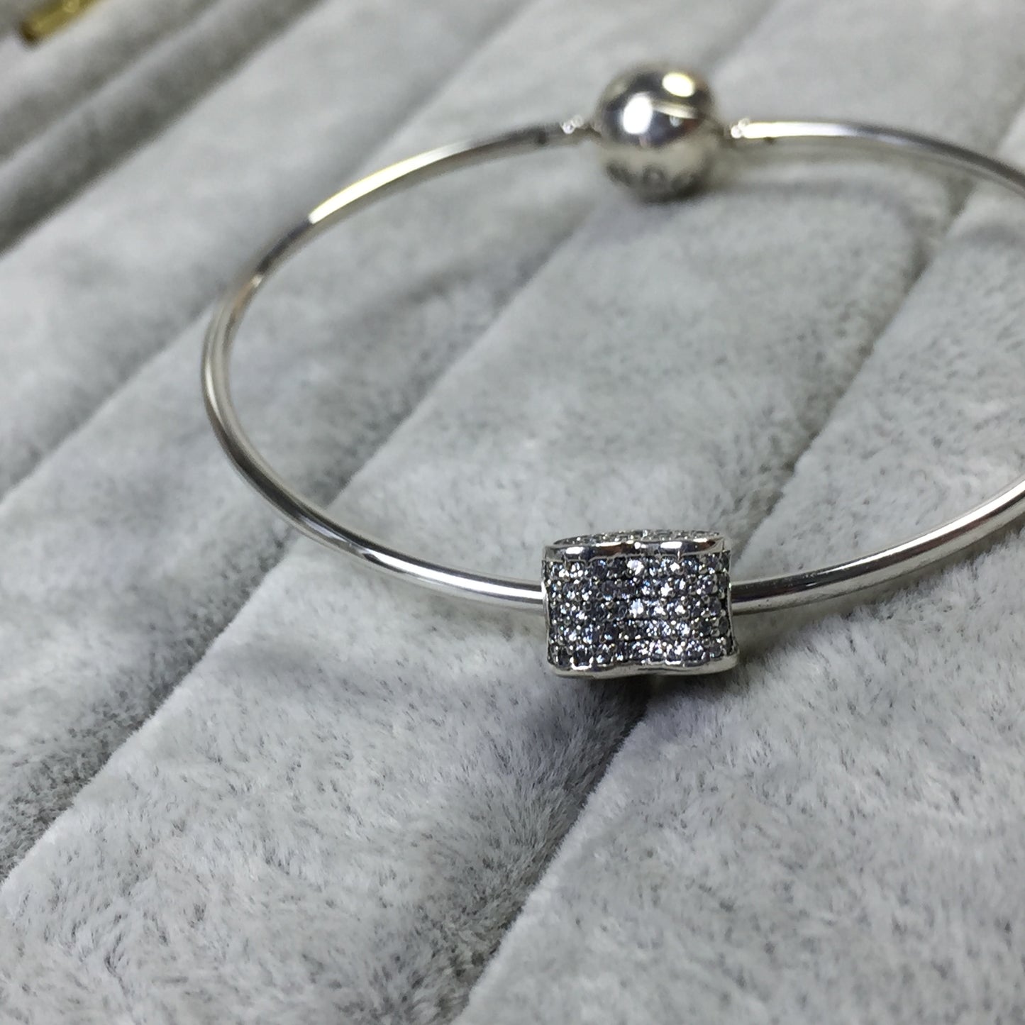796084CZ