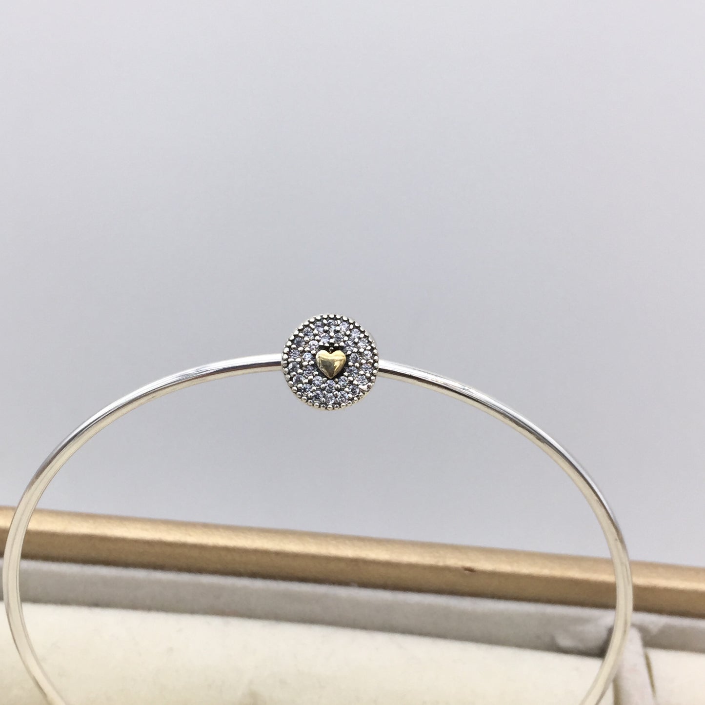 796085CZ