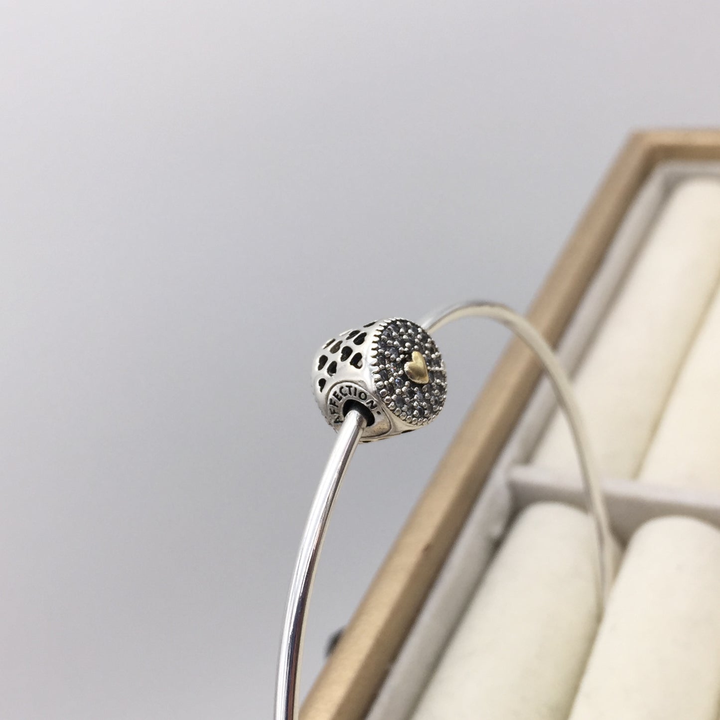 796085CZ