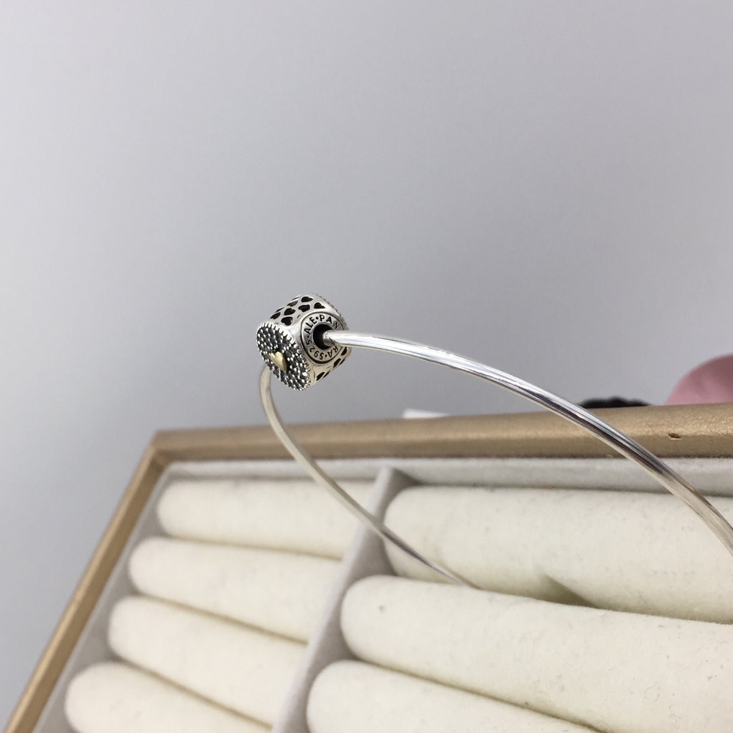 796085CZ