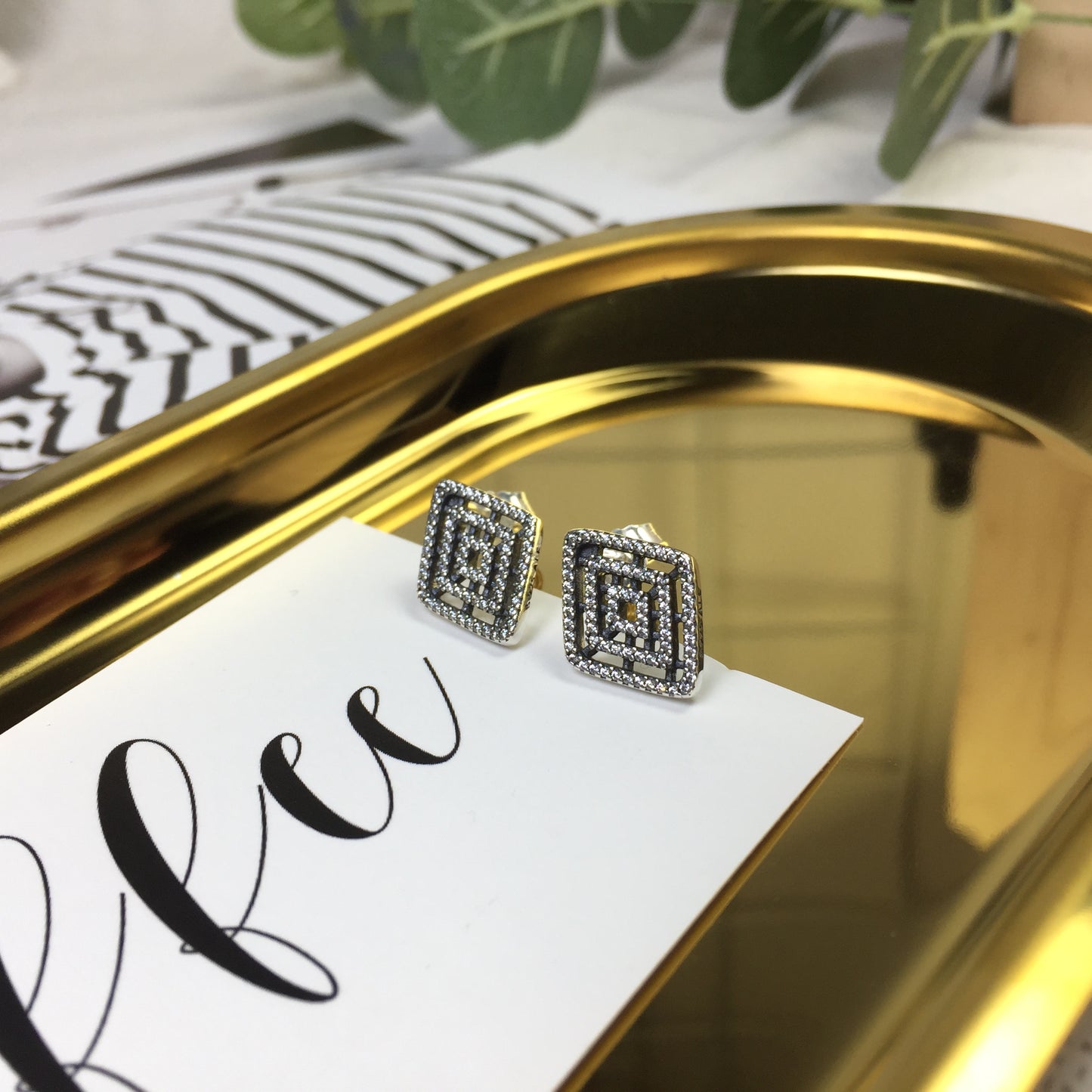 296208CZ