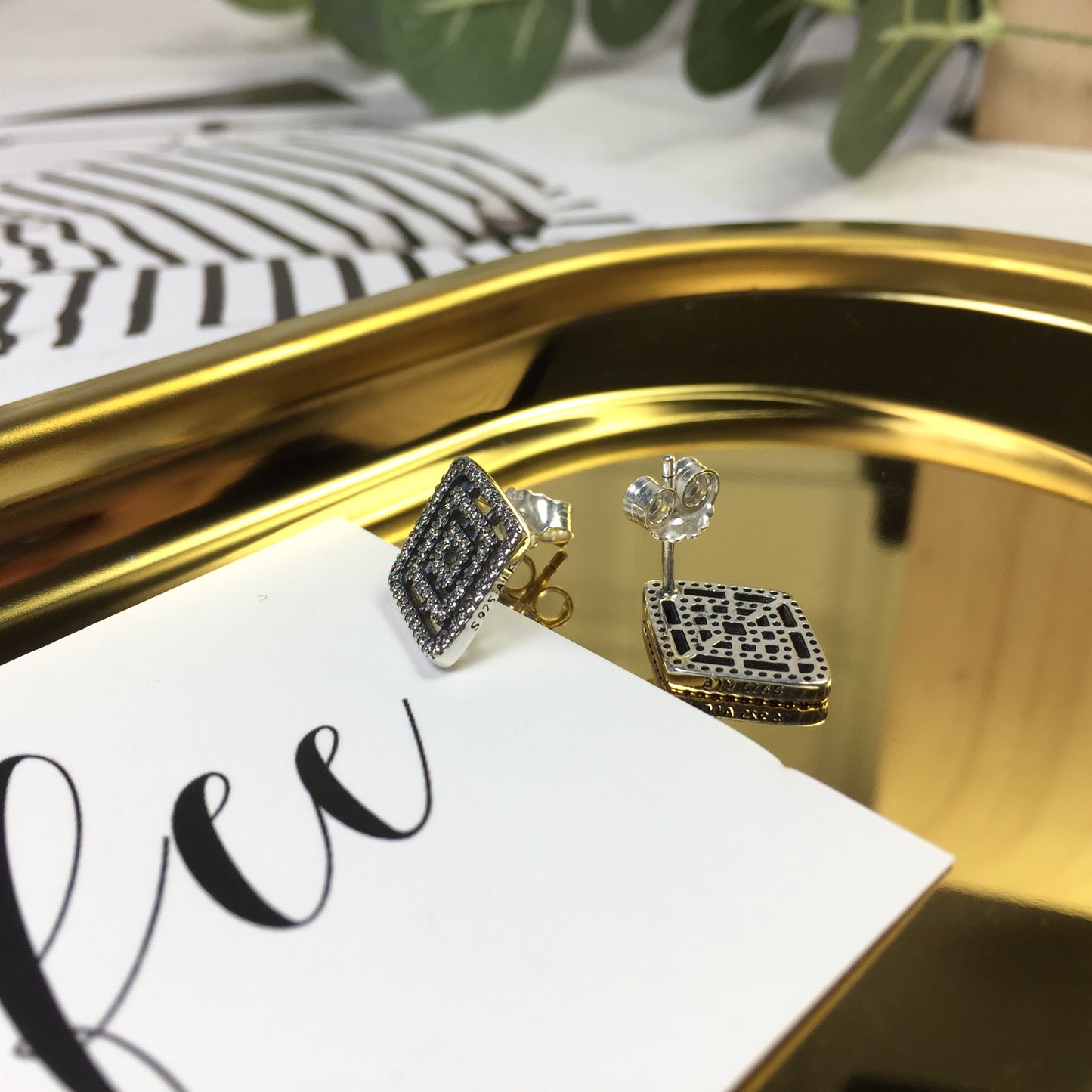296208CZ