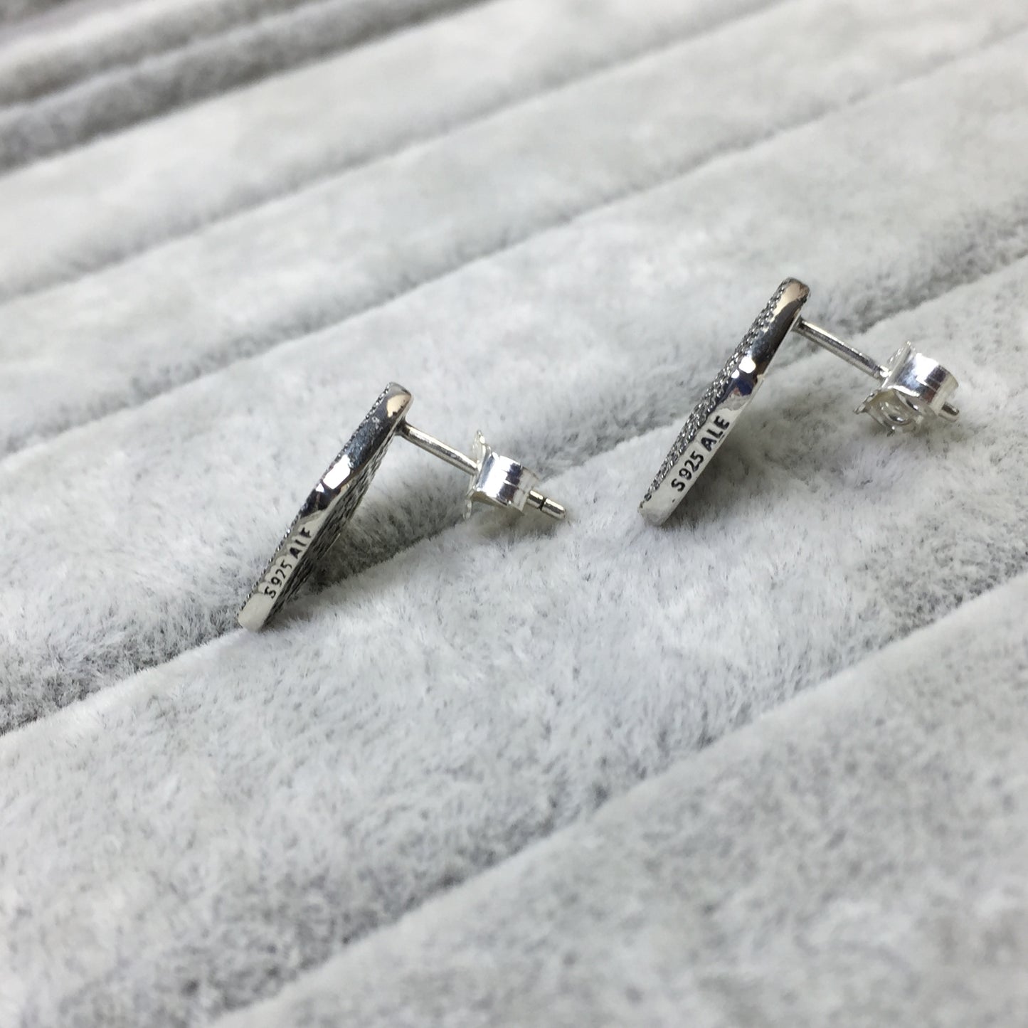 296208CZ