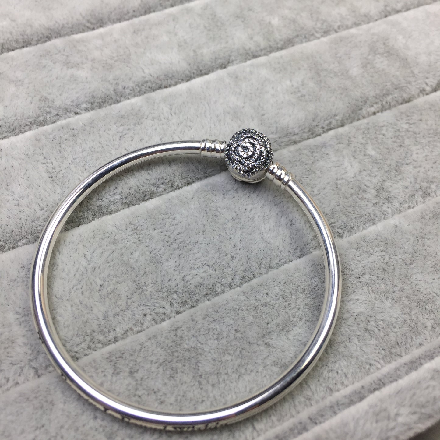590748CZ