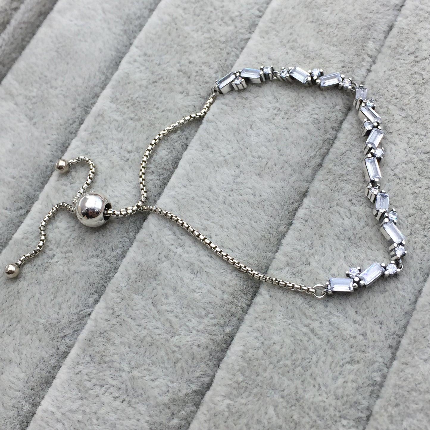 597558CZ