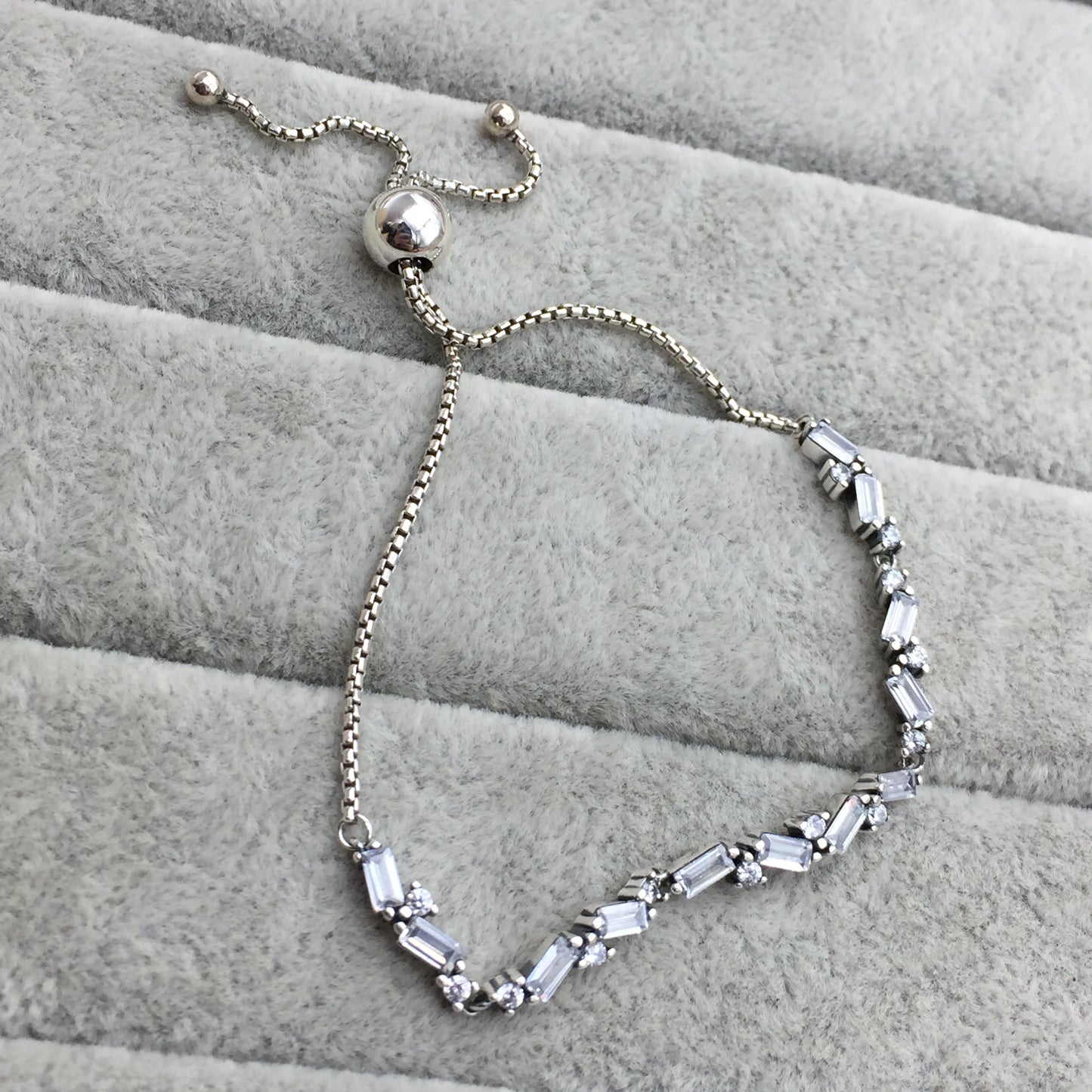 597558CZ