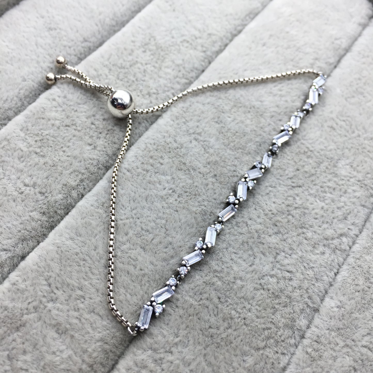597558CZ