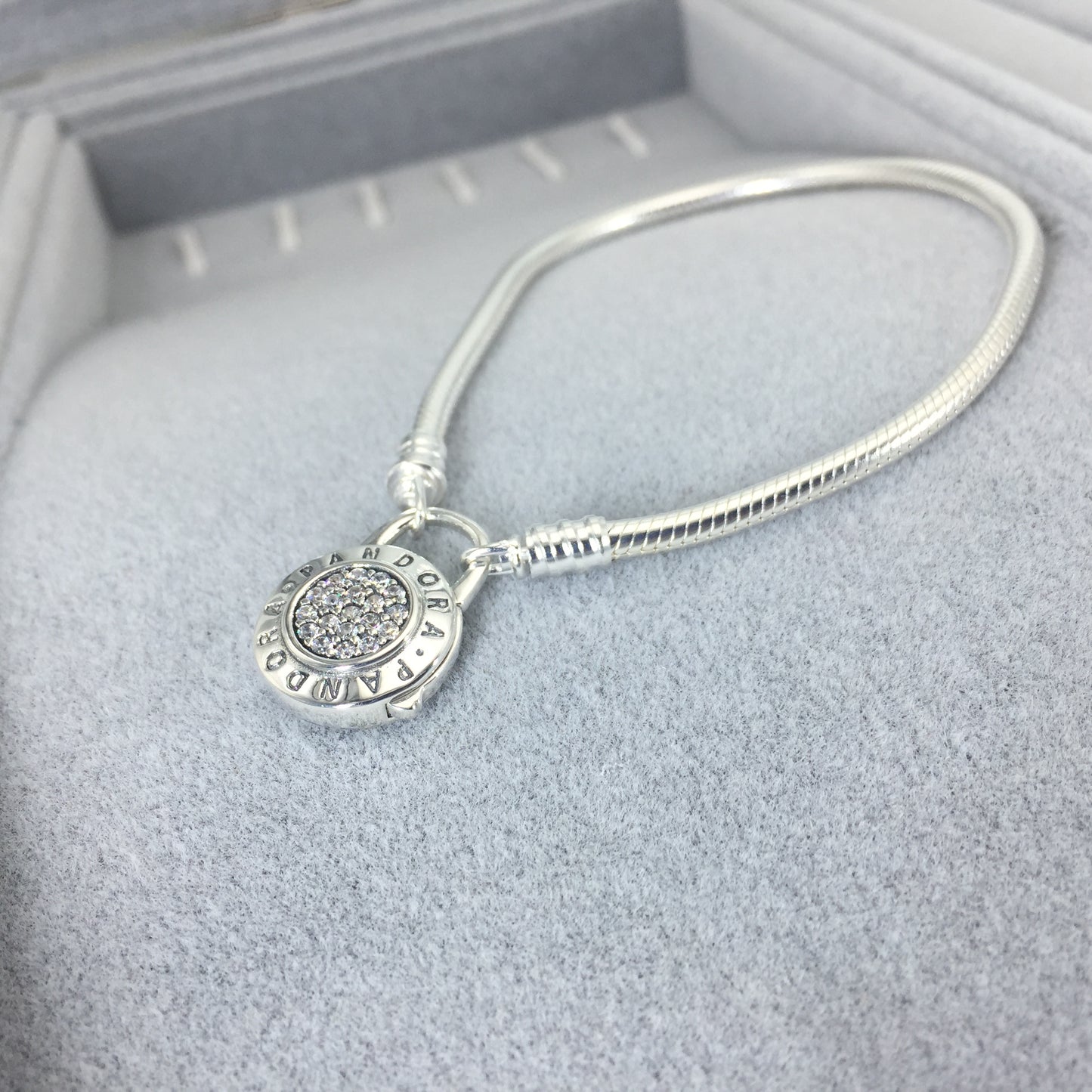 597092CZ