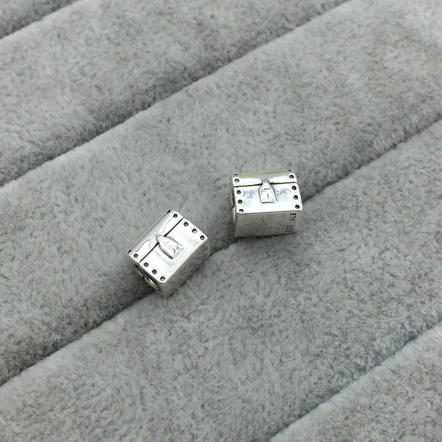 790425