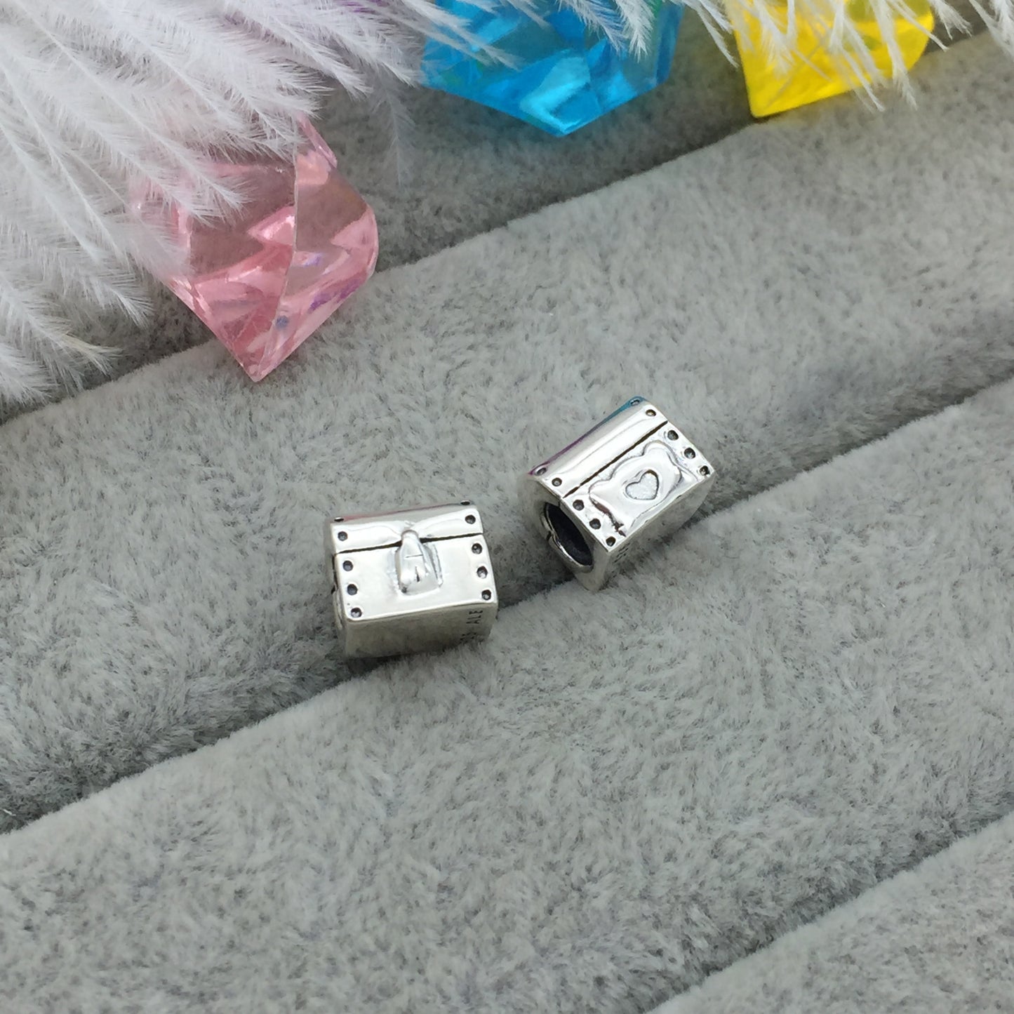 790425