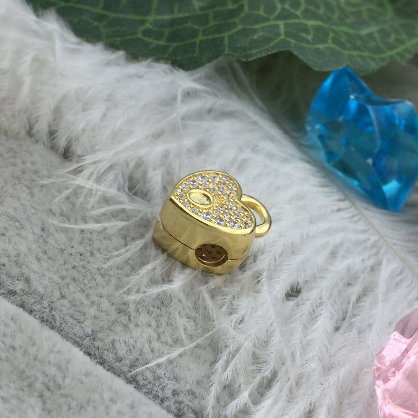 768005CZ