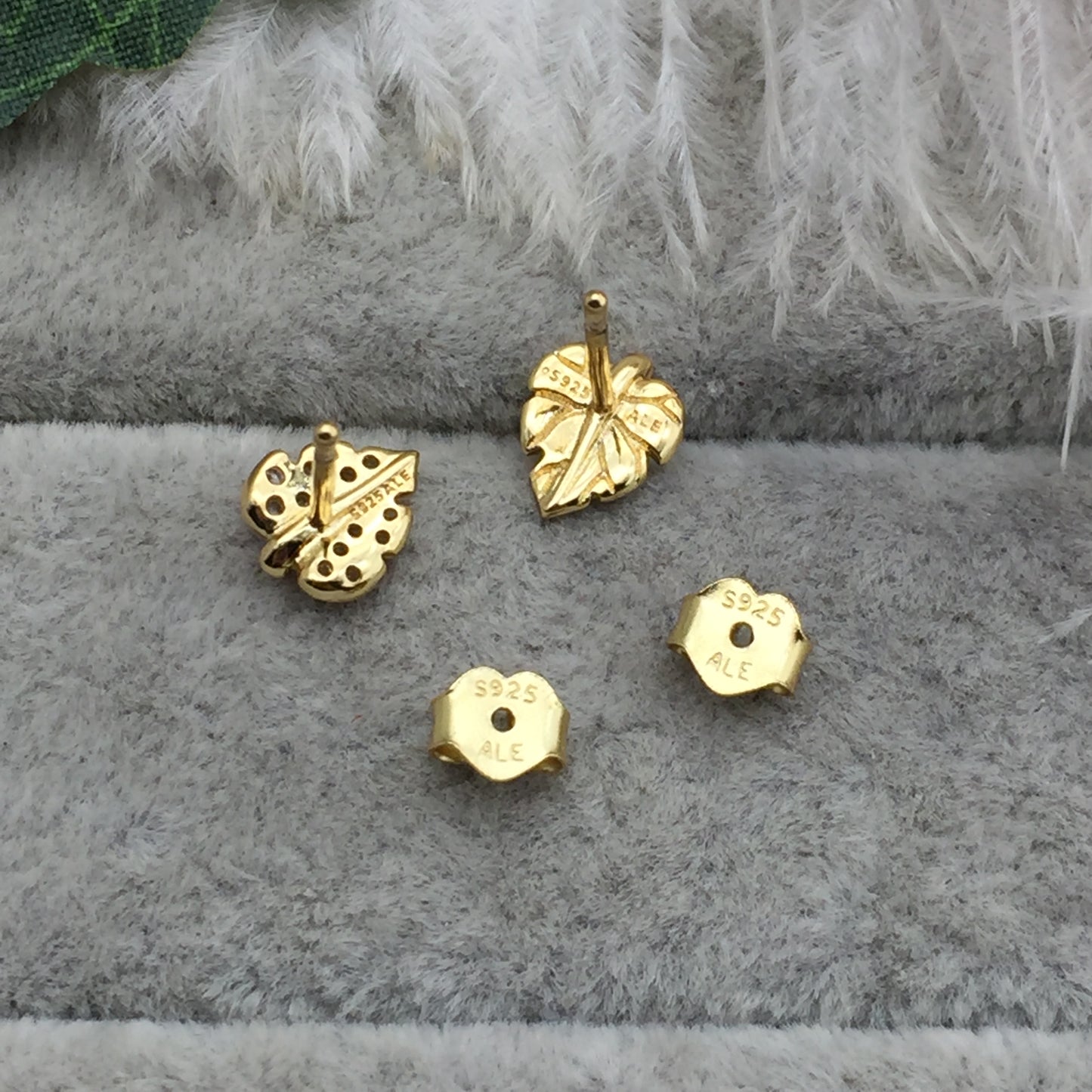 268334CZ