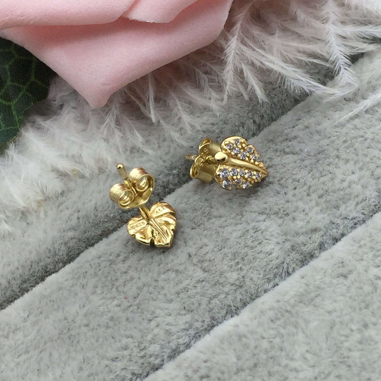 268334CZ