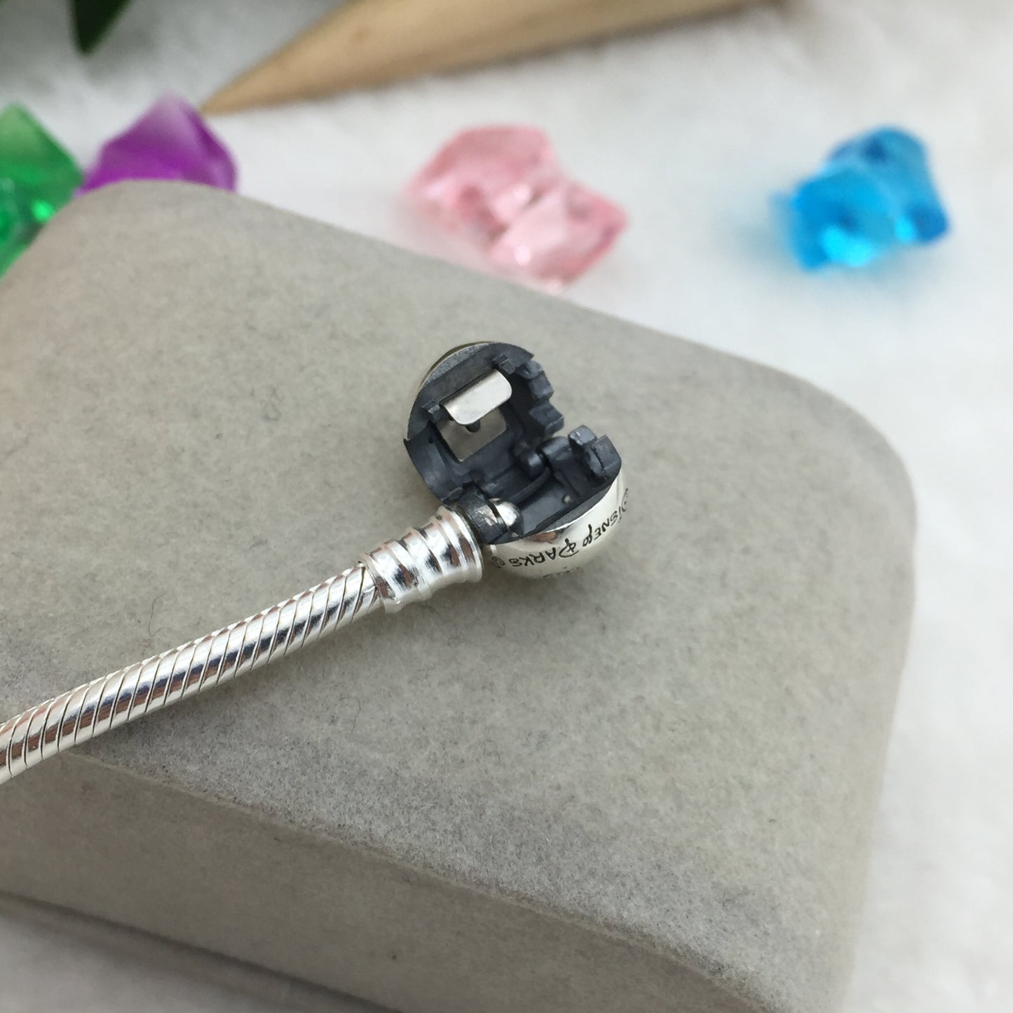 597145CZ