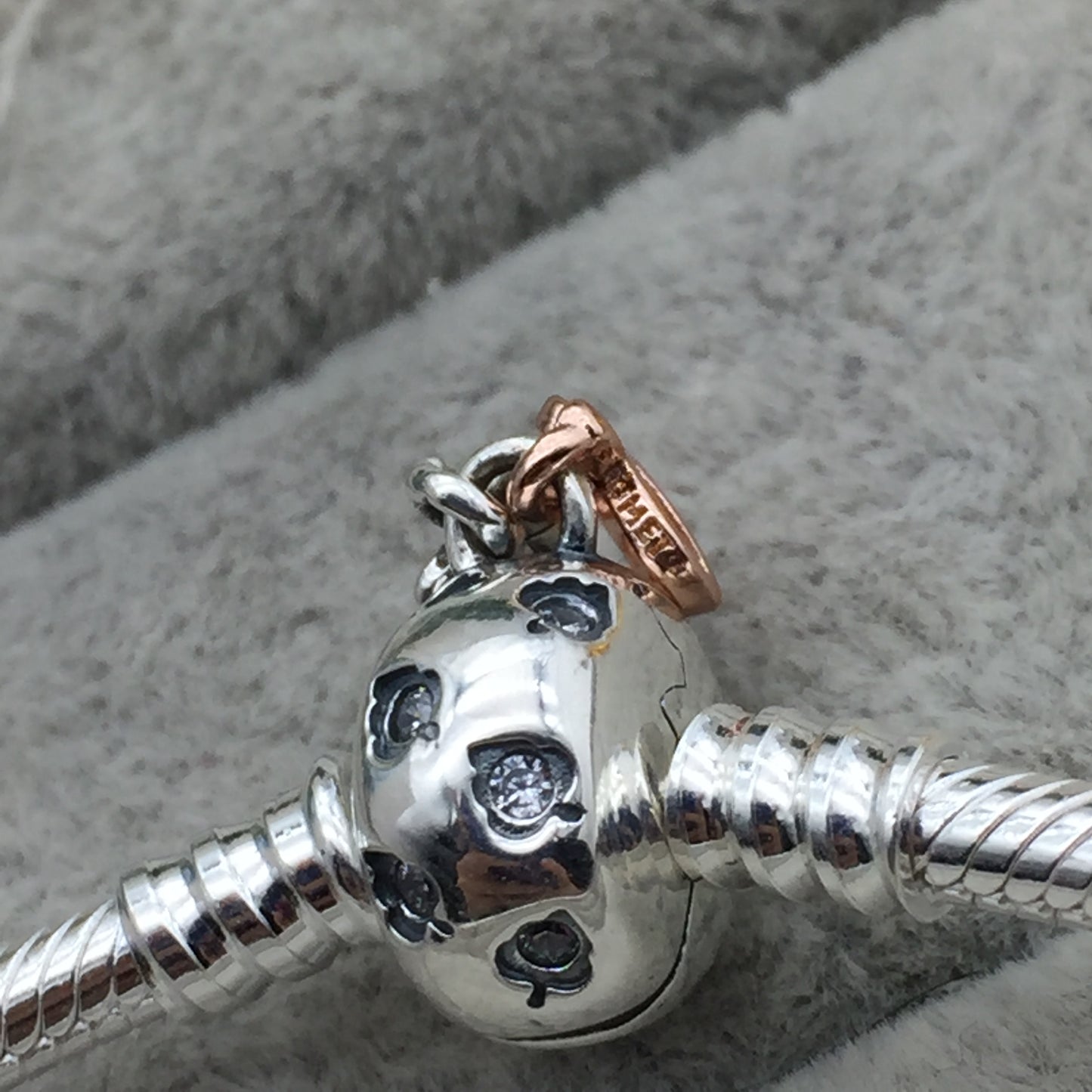 588333CZ