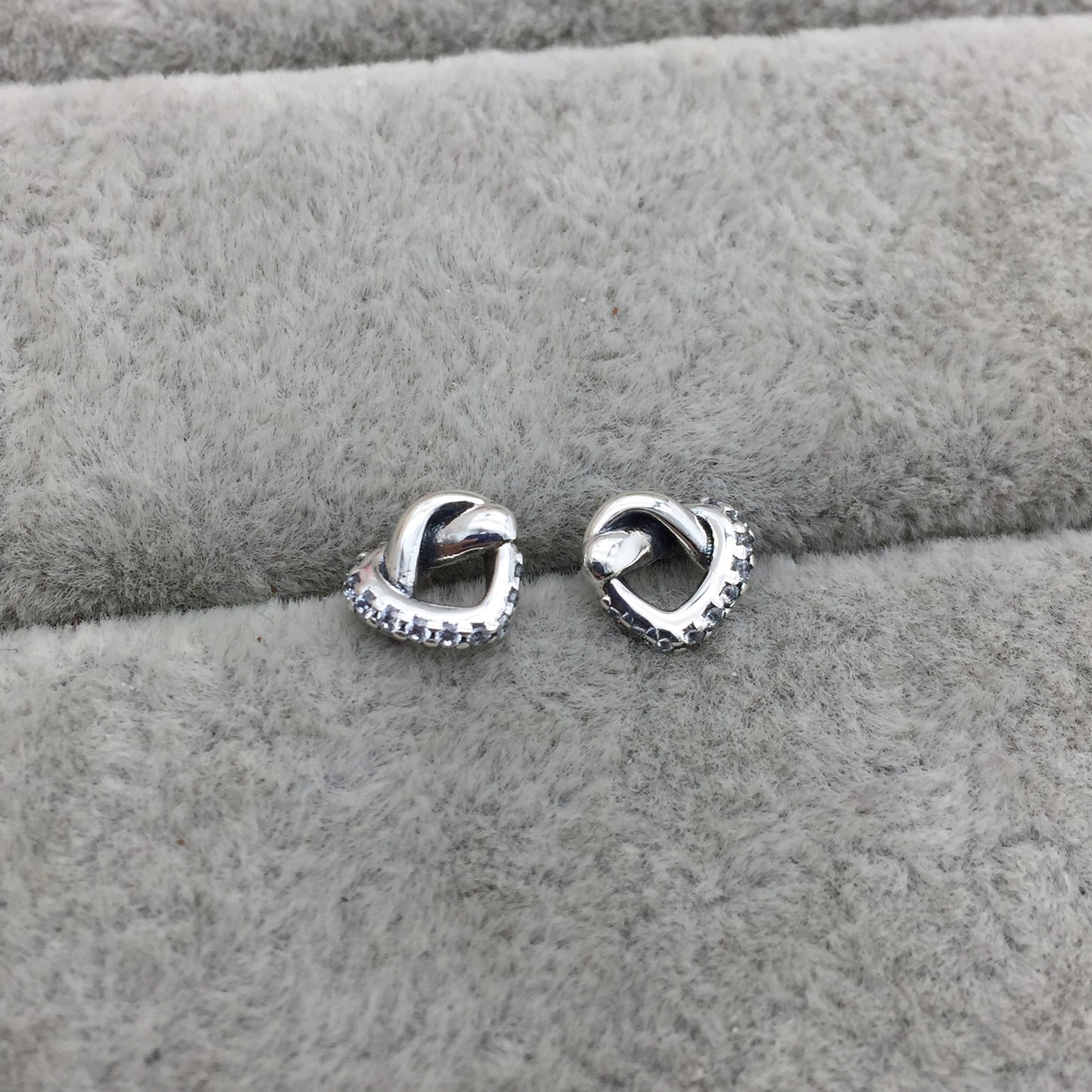 298019CZ