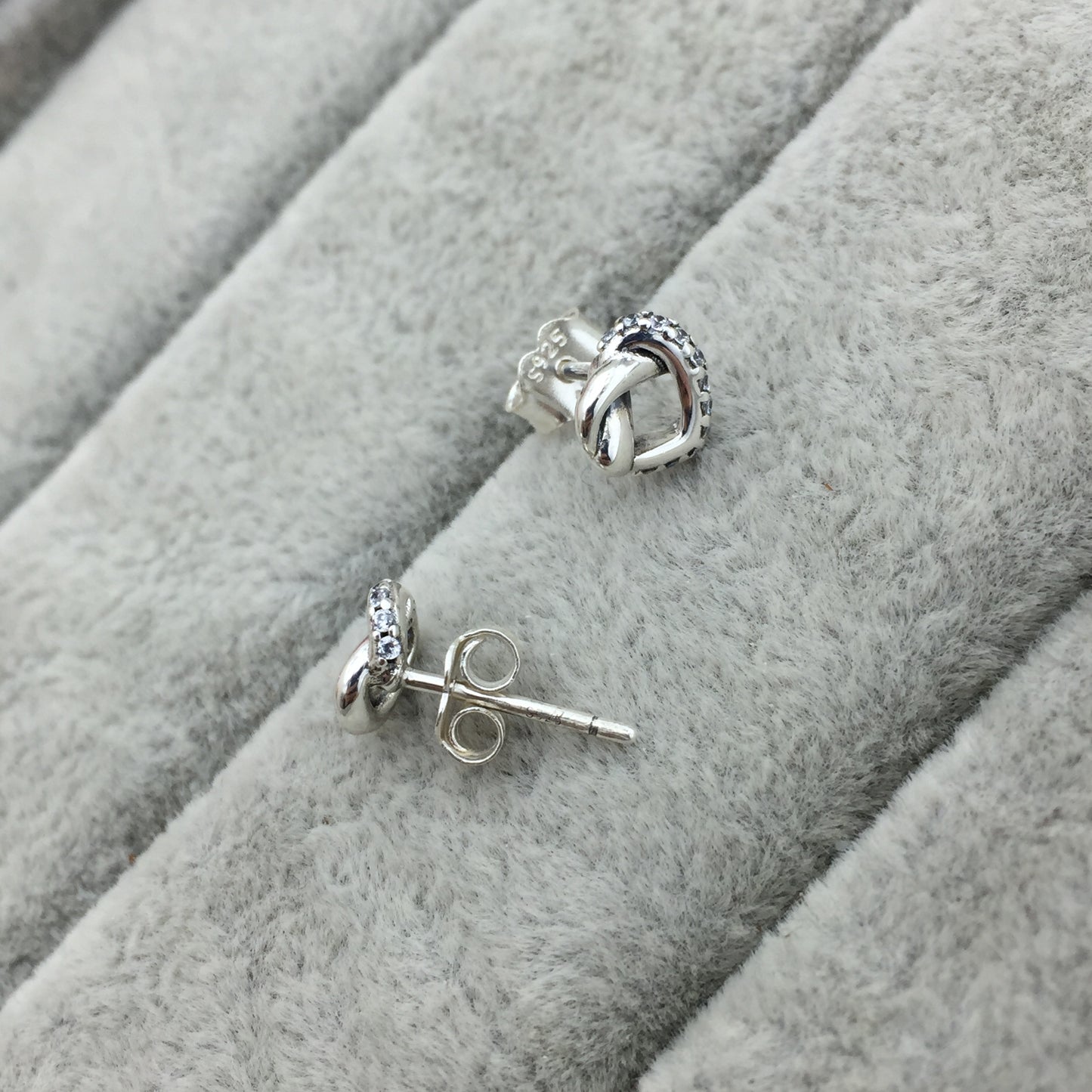 298019CZ