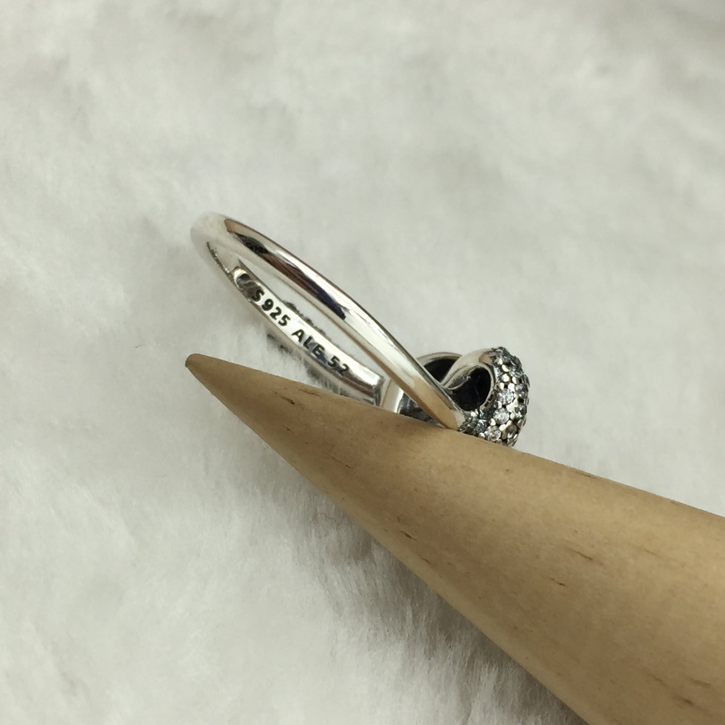 198086CZ