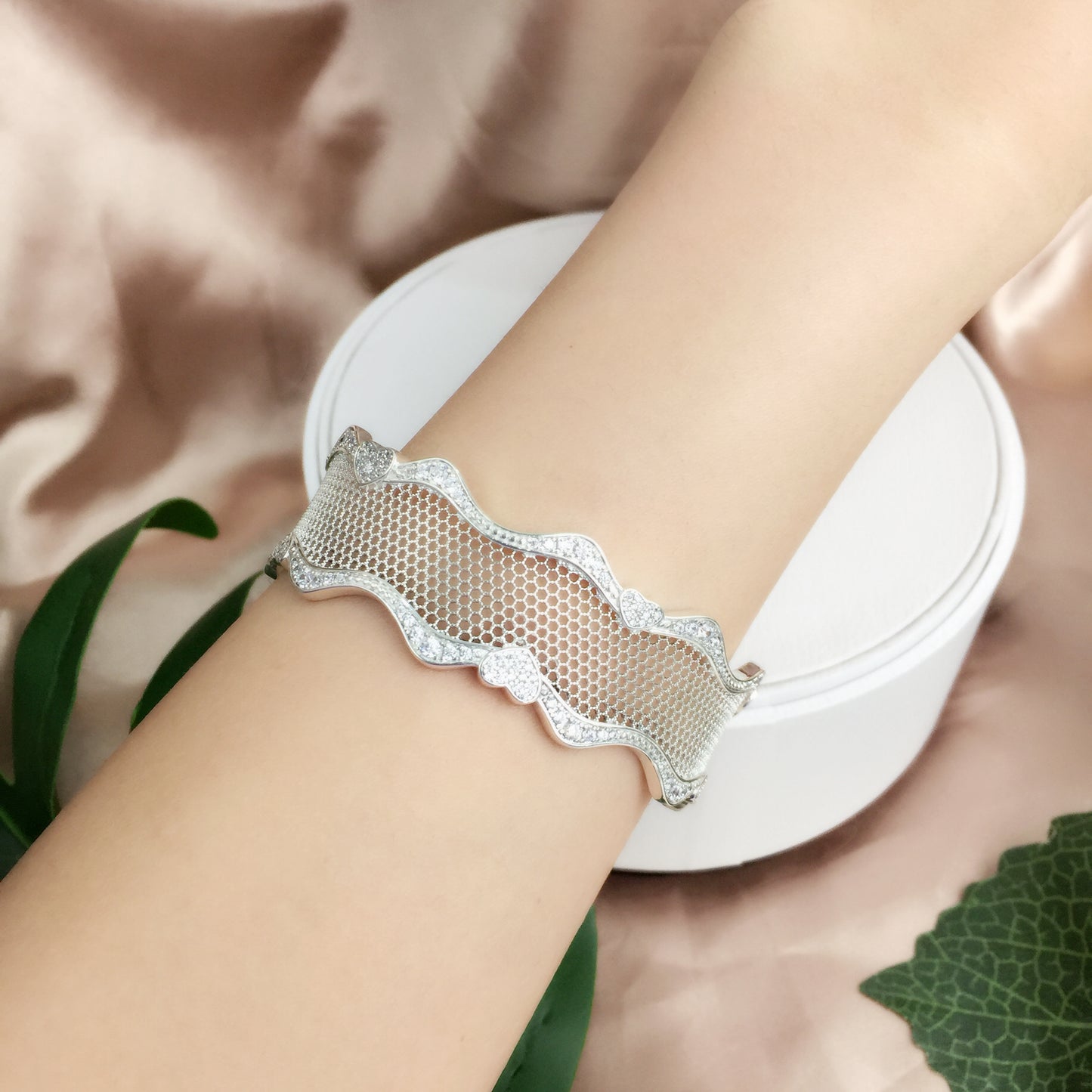 597704CZ