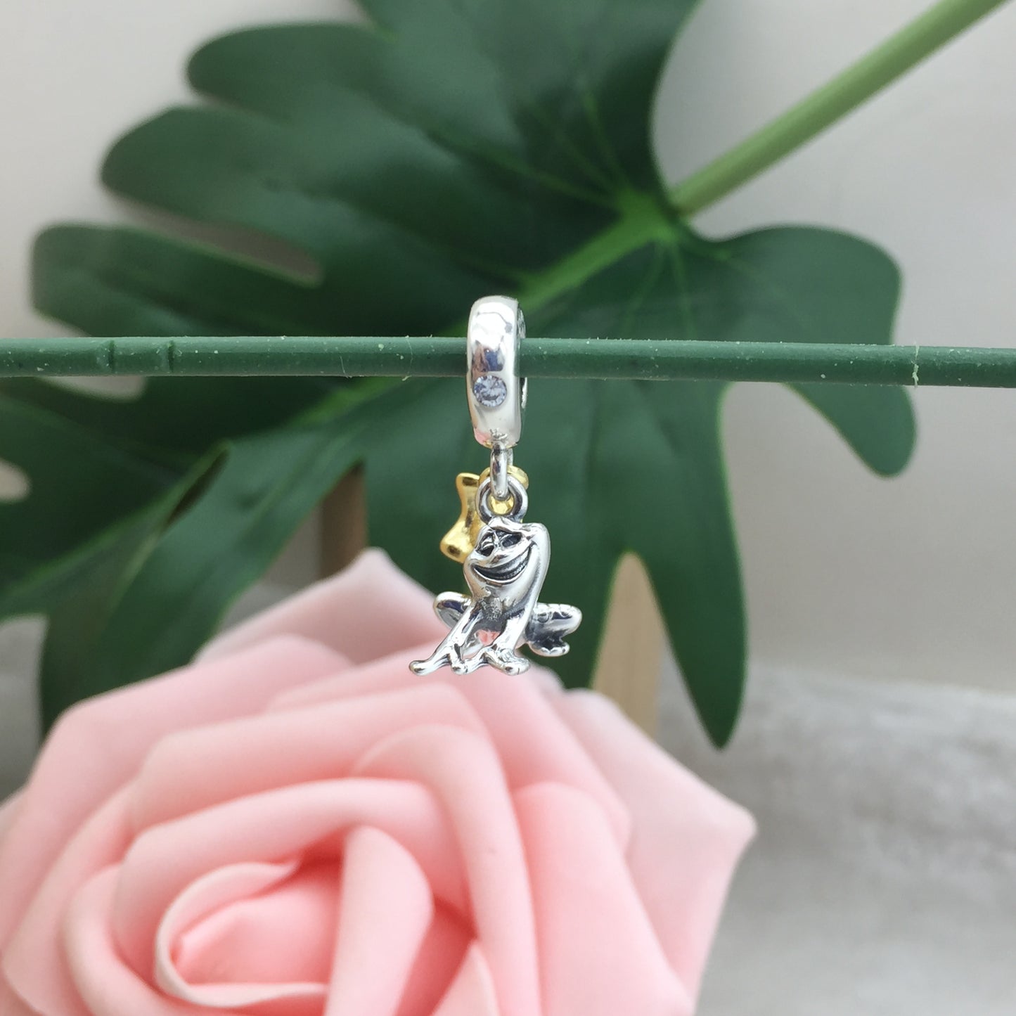 768235CZ