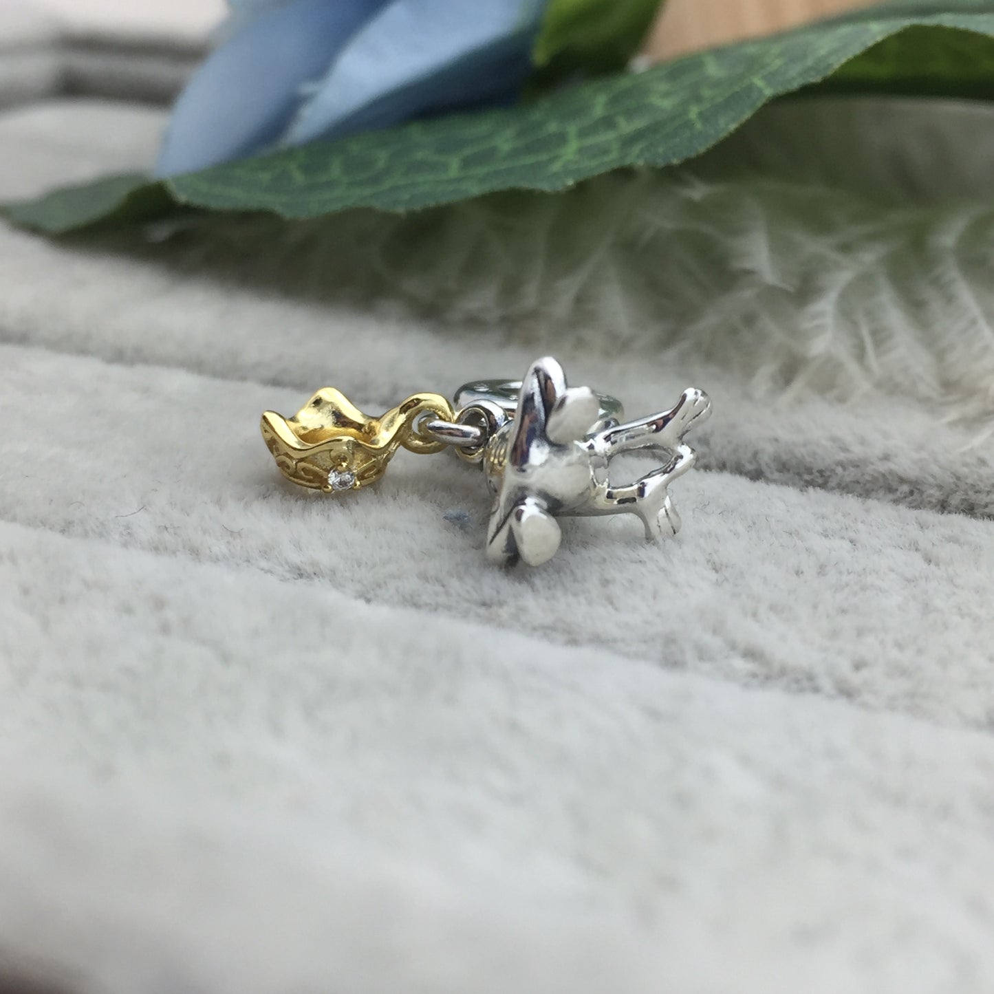 768235CZ
