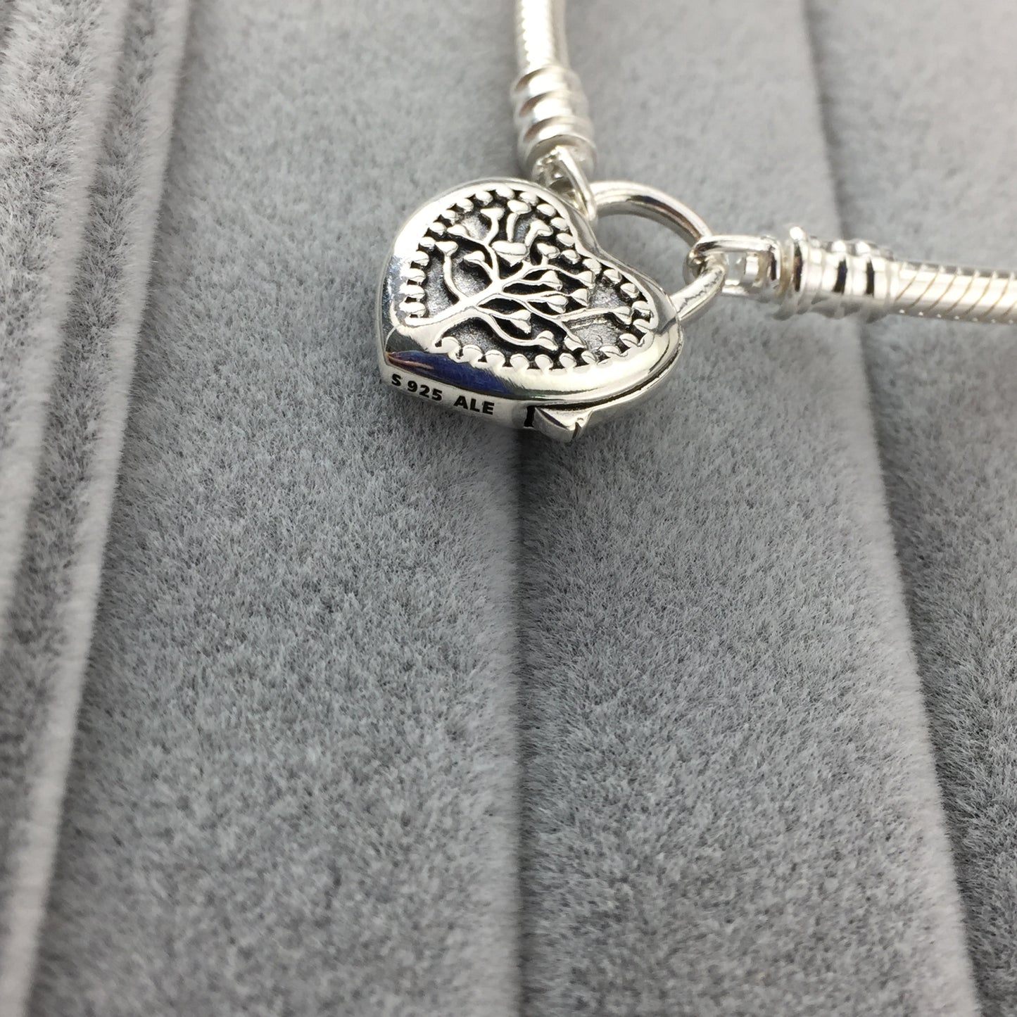 597101