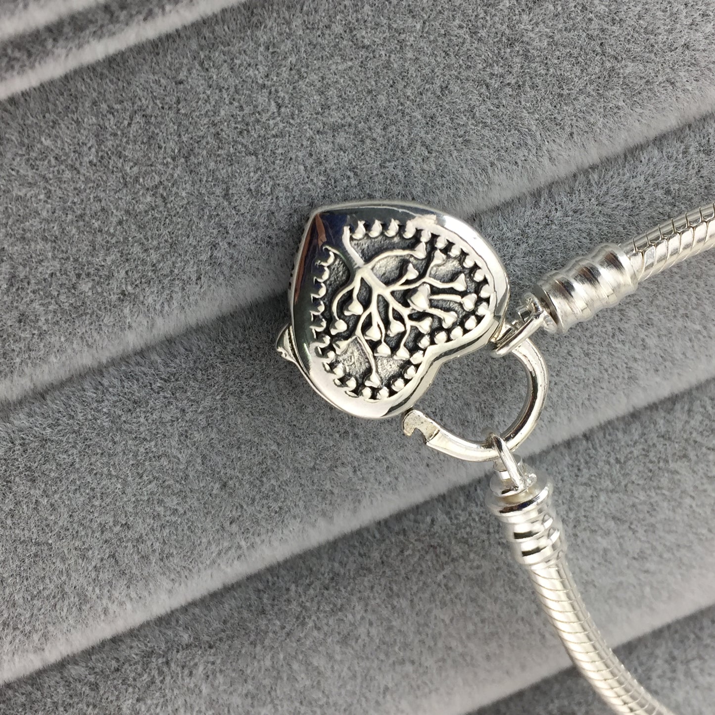597101